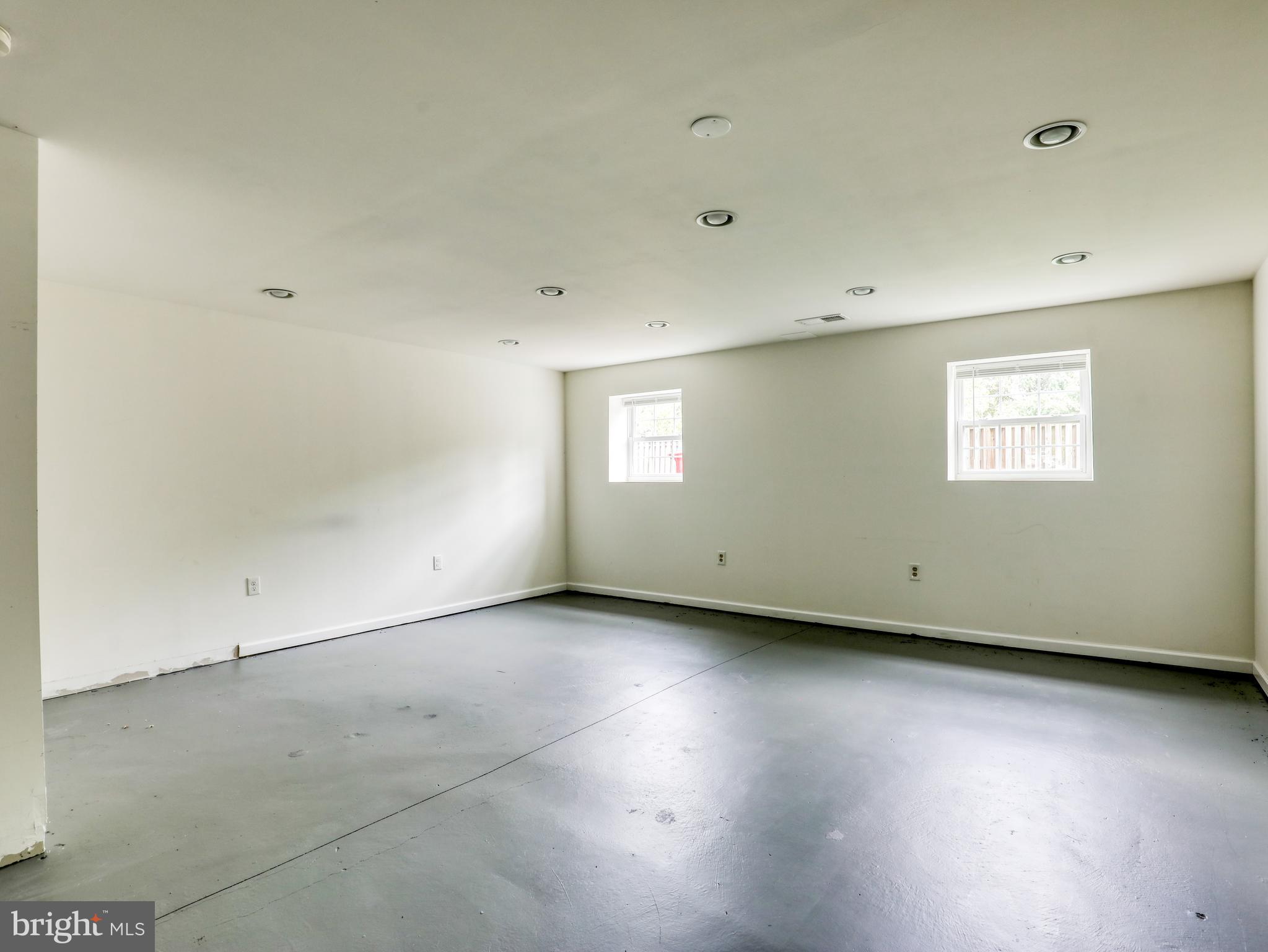 GREEN MEADOWS - Residential Lease