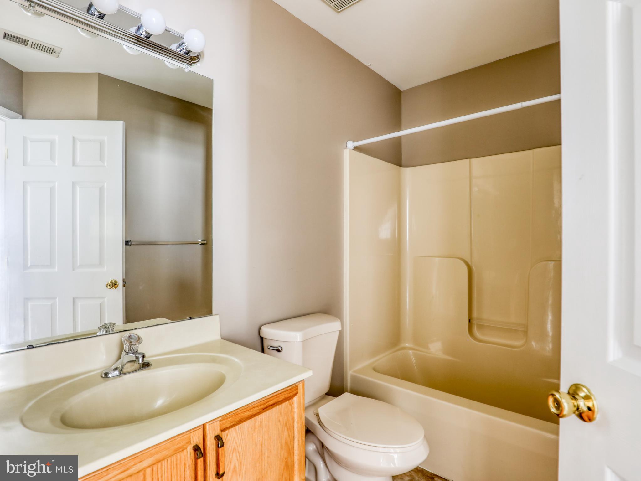 GREEN MEADOWS - Residential Lease