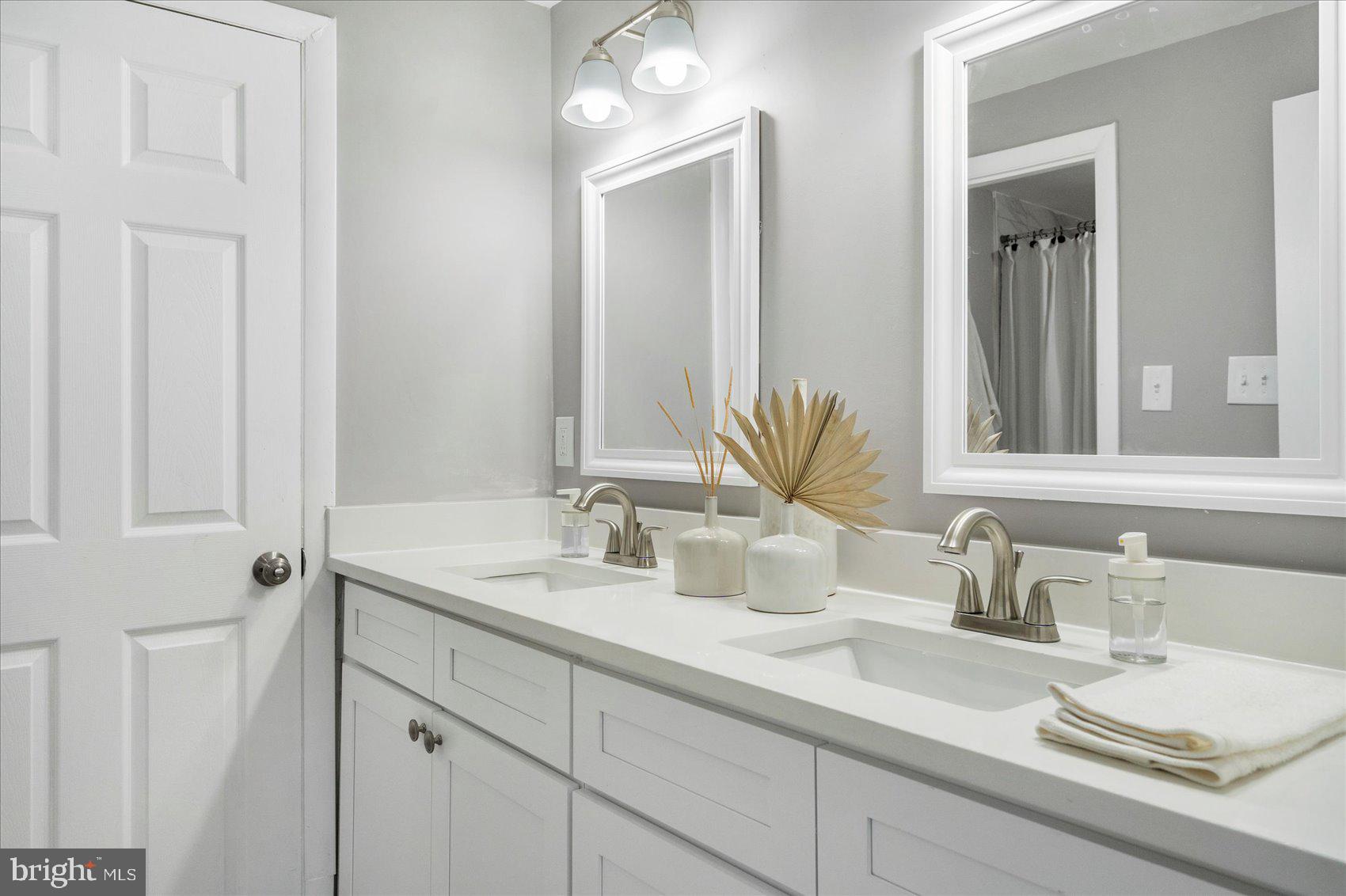 RUMSEY ISLAND - Residential