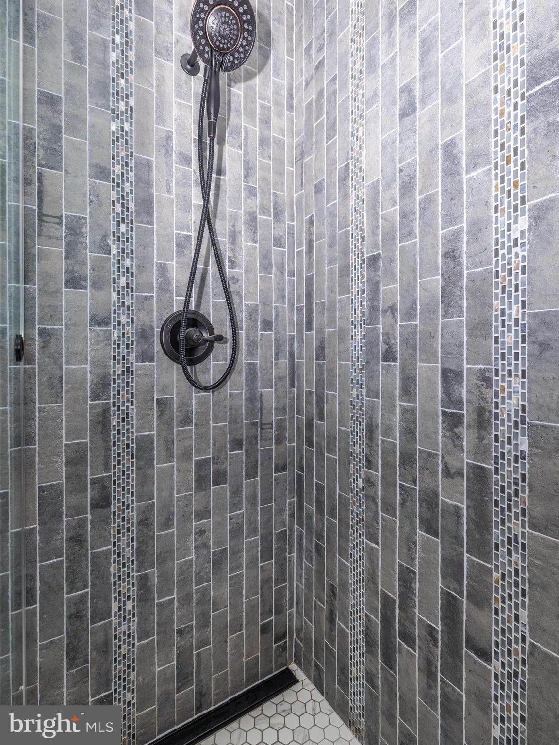 WATERSIDE - Residential