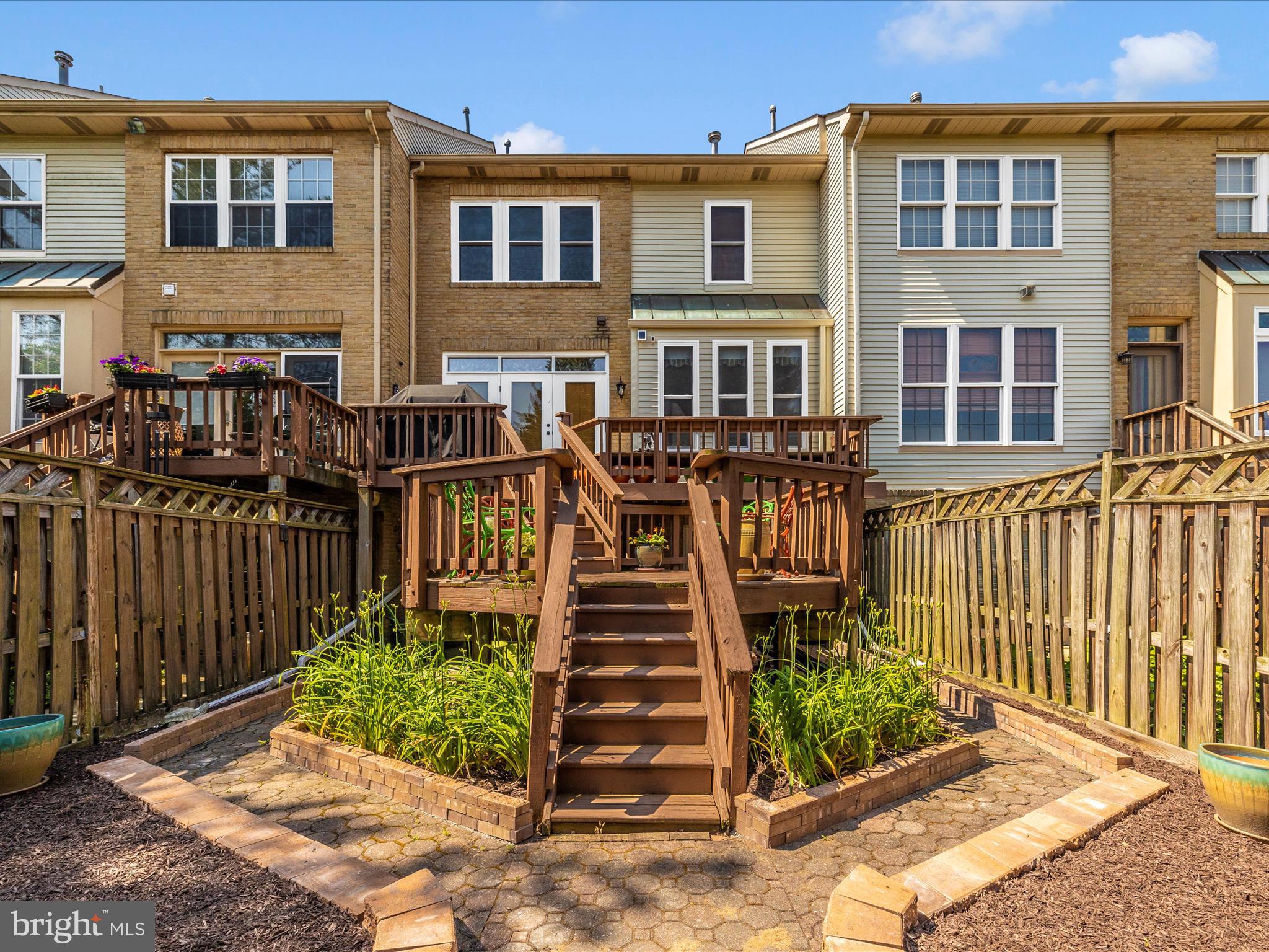 WATERSIDE - Residential