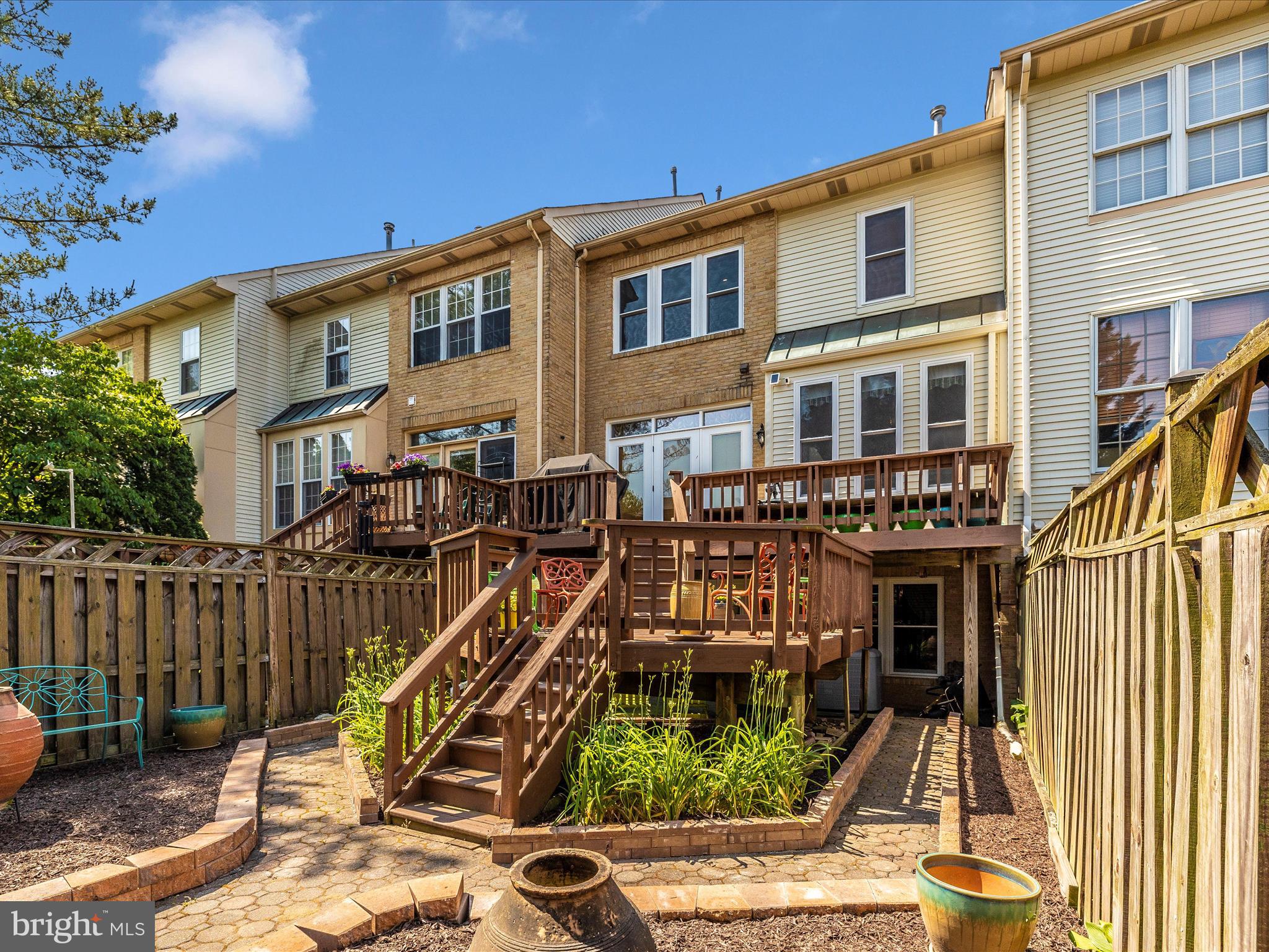 WATERSIDE - Residential