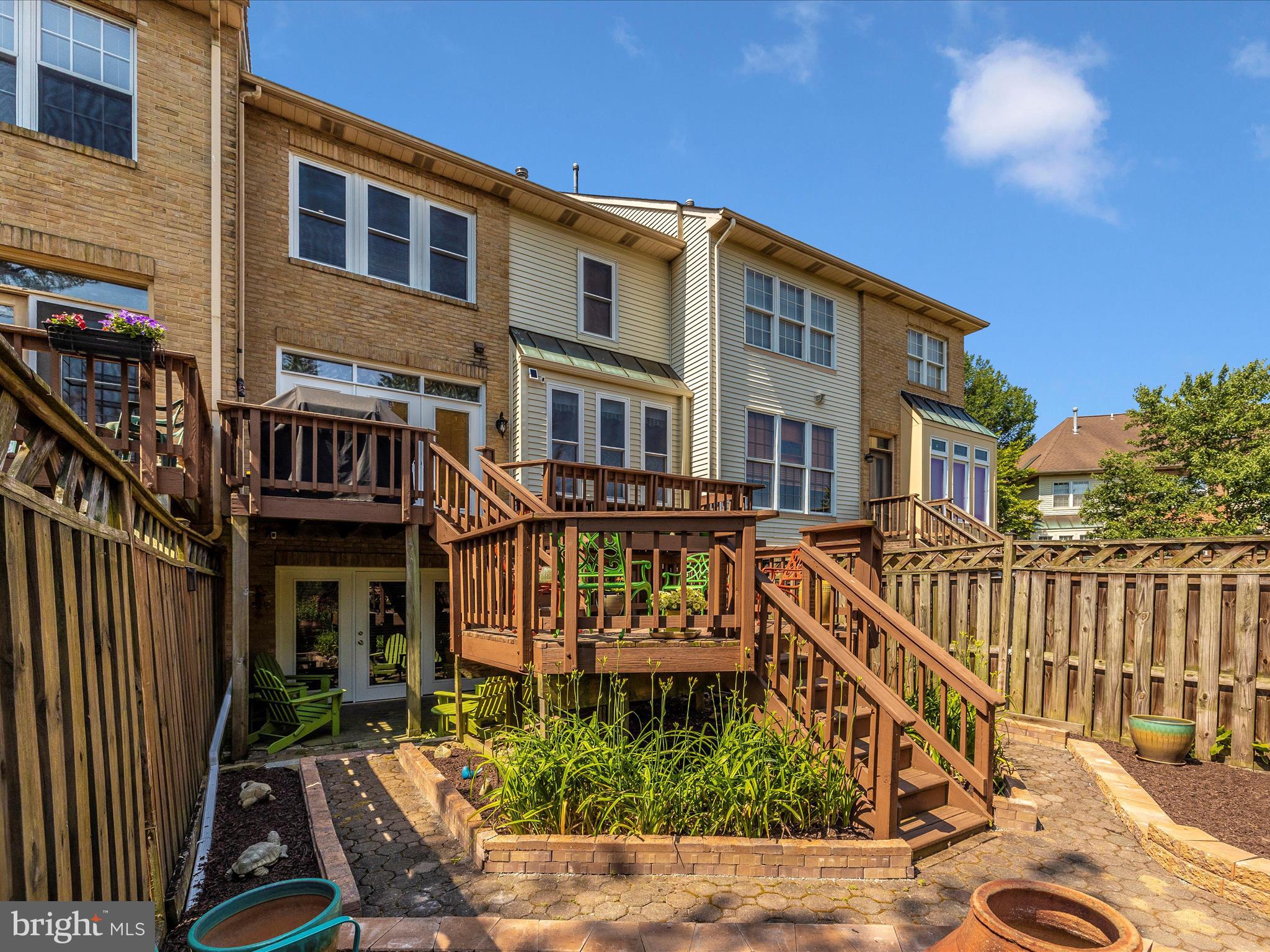 WATERSIDE - Residential