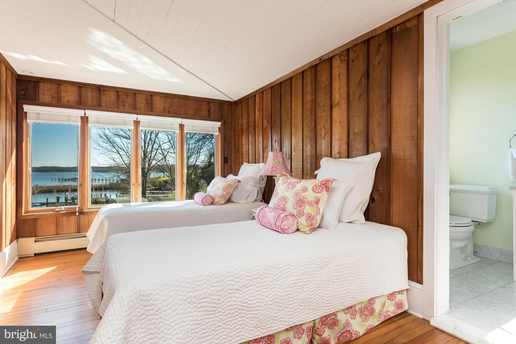 WILD ROSE SHORES - Residential