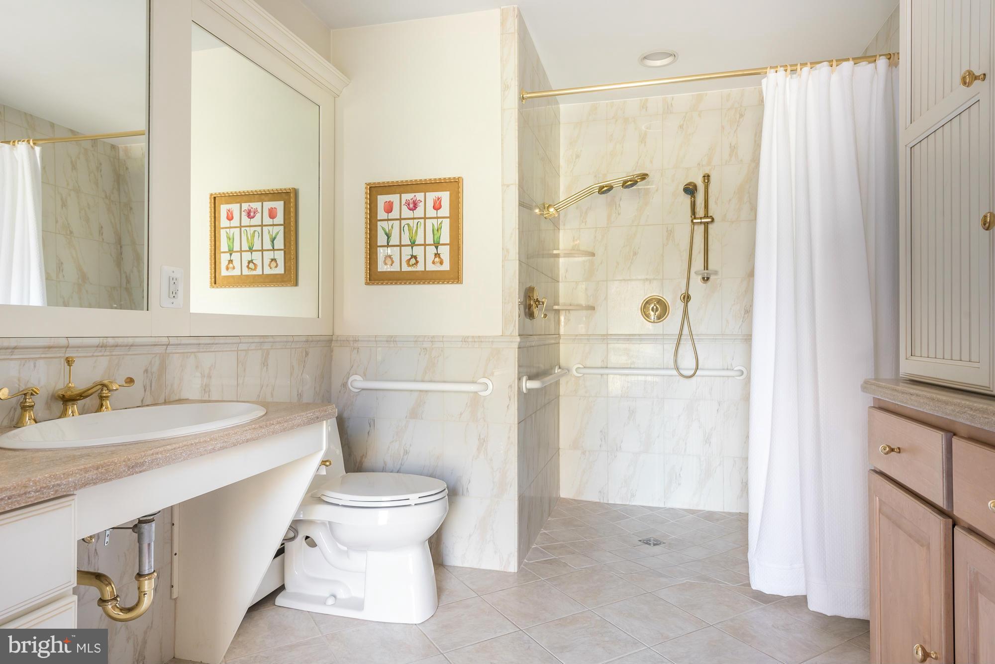 WILD ROSE SHORES - Residential