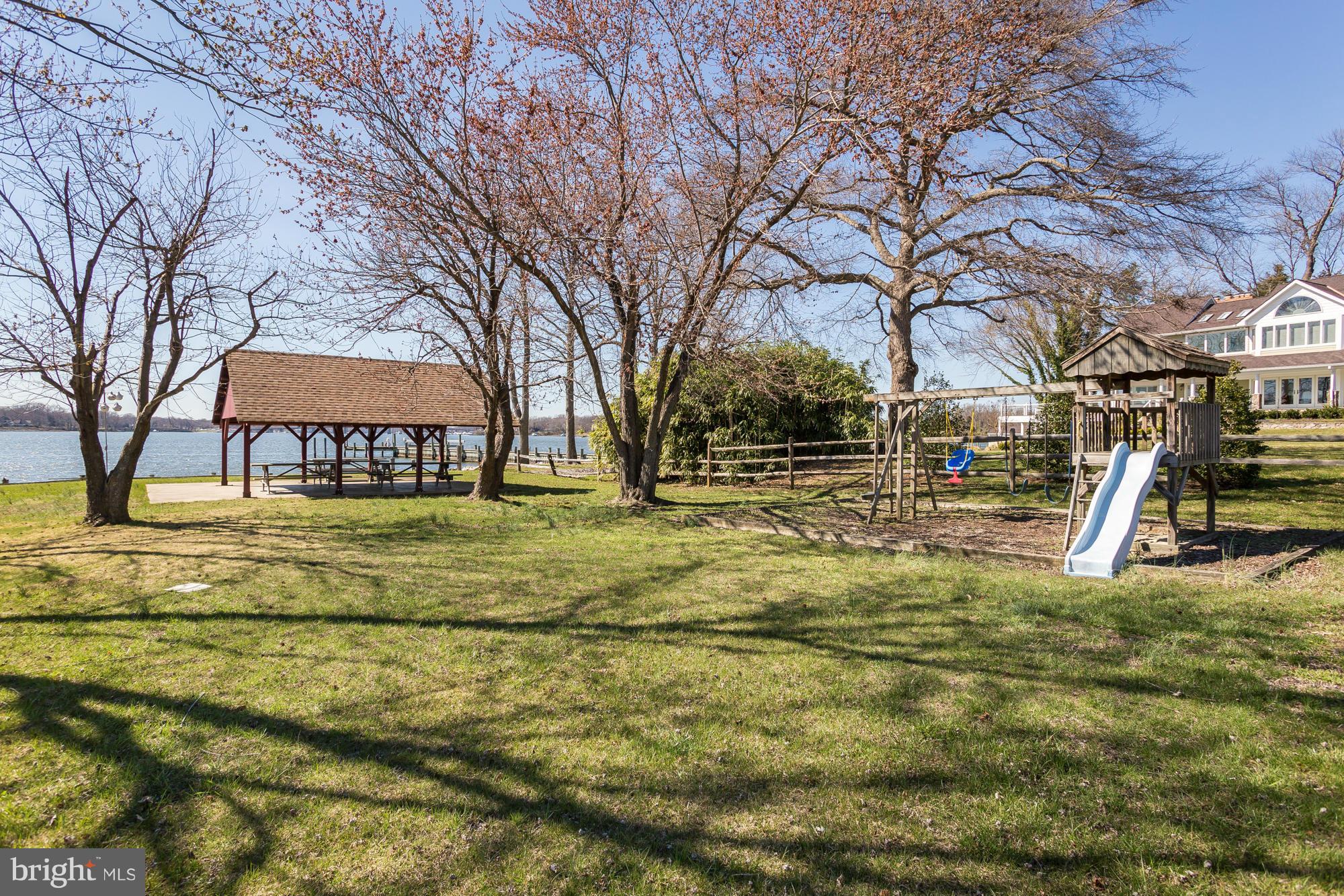 WILD ROSE SHORES - Residential