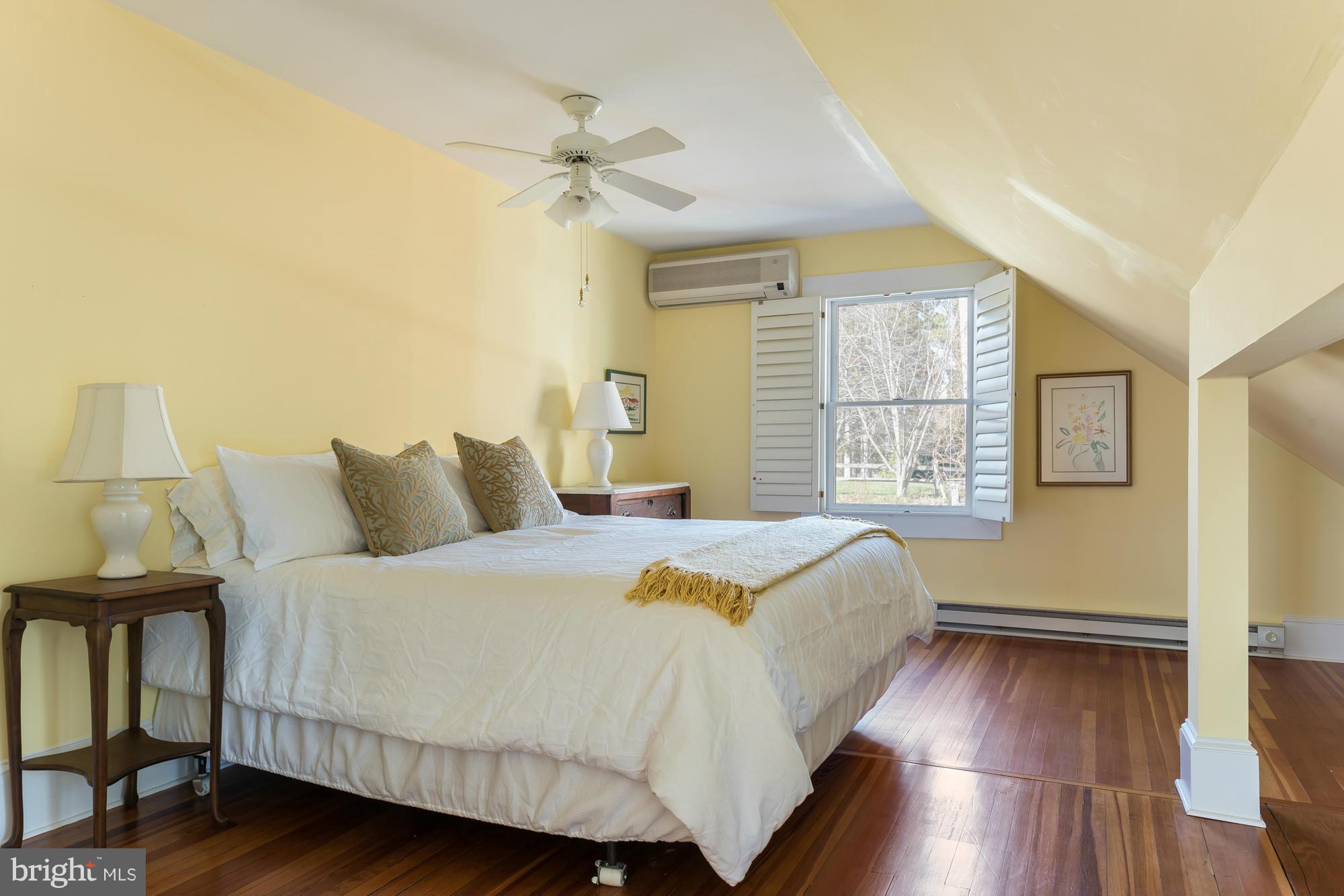 WILD ROSE SHORES - Residential