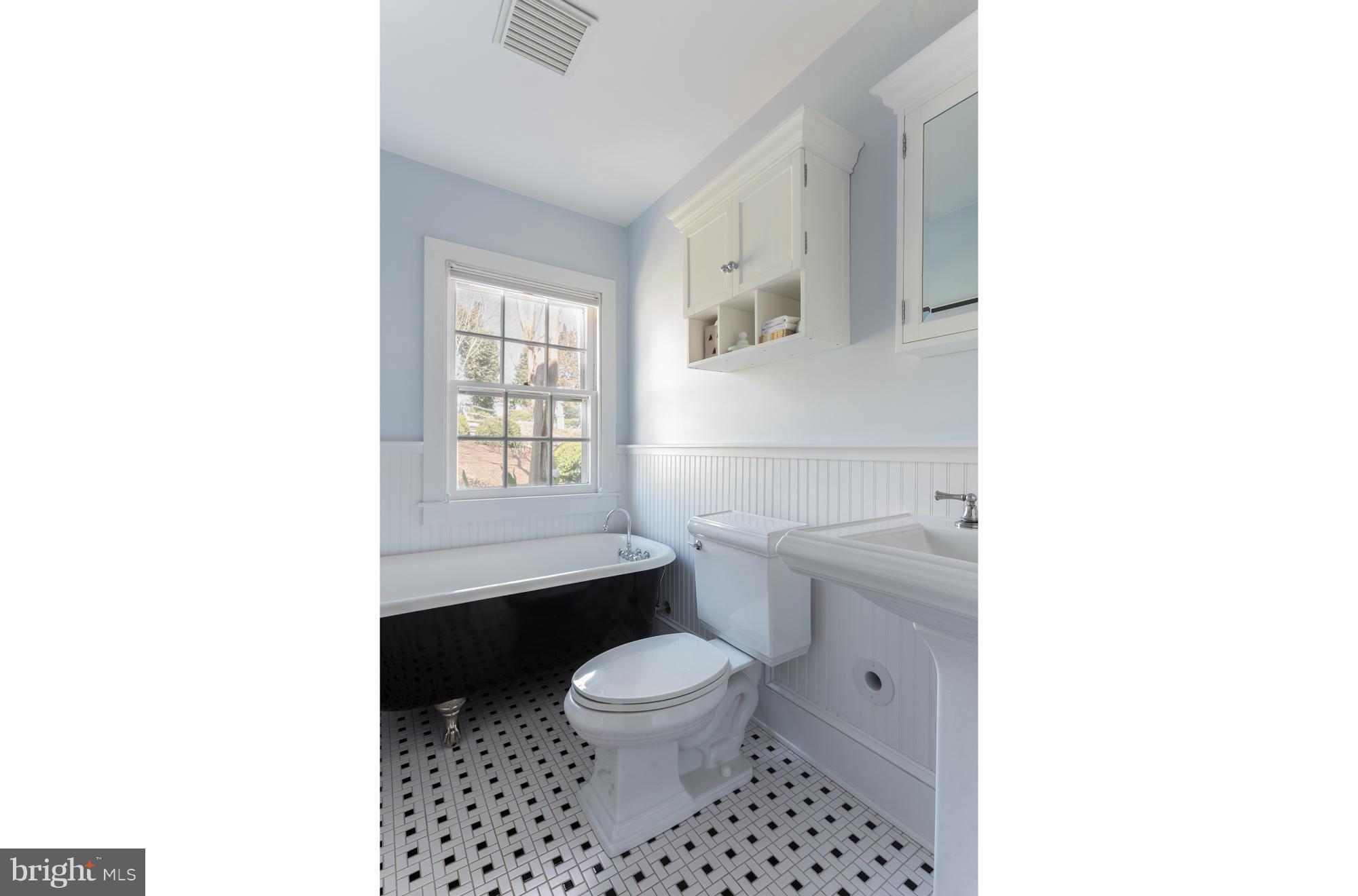 WILD ROSE SHORES - Residential