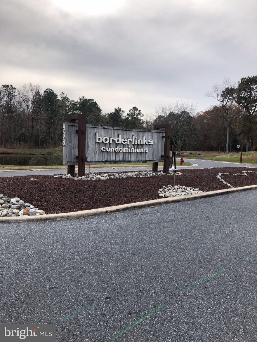 Large  2bedroom 2 bath townhouse , located of the golf course , , priced to sell, , great time to get in at a Low Price ! Sale subject to court approval  Pictures in file are from similar units, to be used as reference only