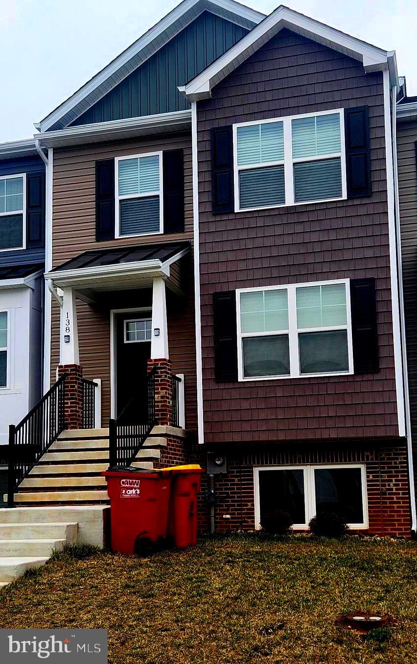 THE COMMUNITIES OF BURWELL - Residential Lease