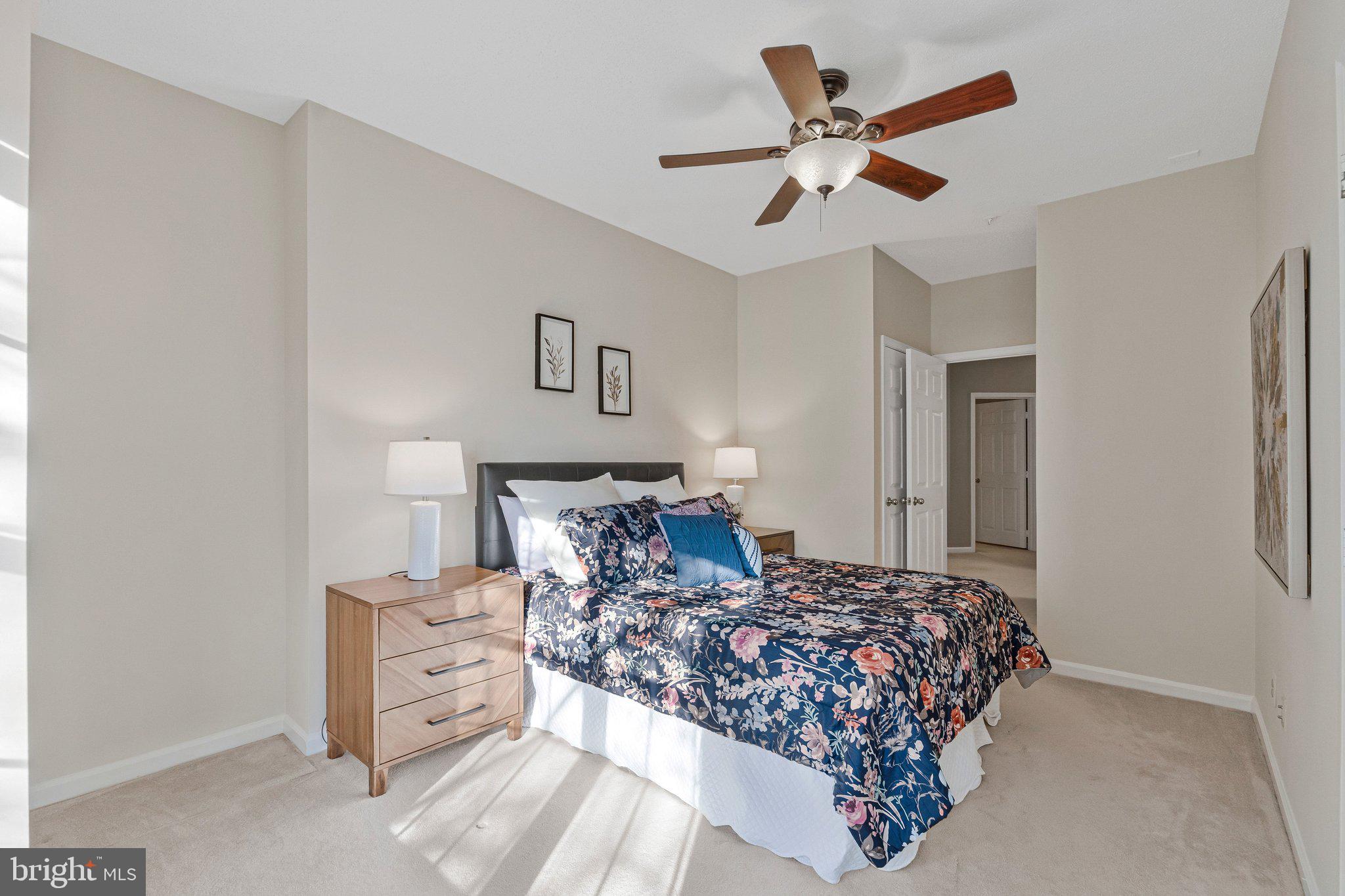 EDGEWATER AT TOWN CENTER - Residential