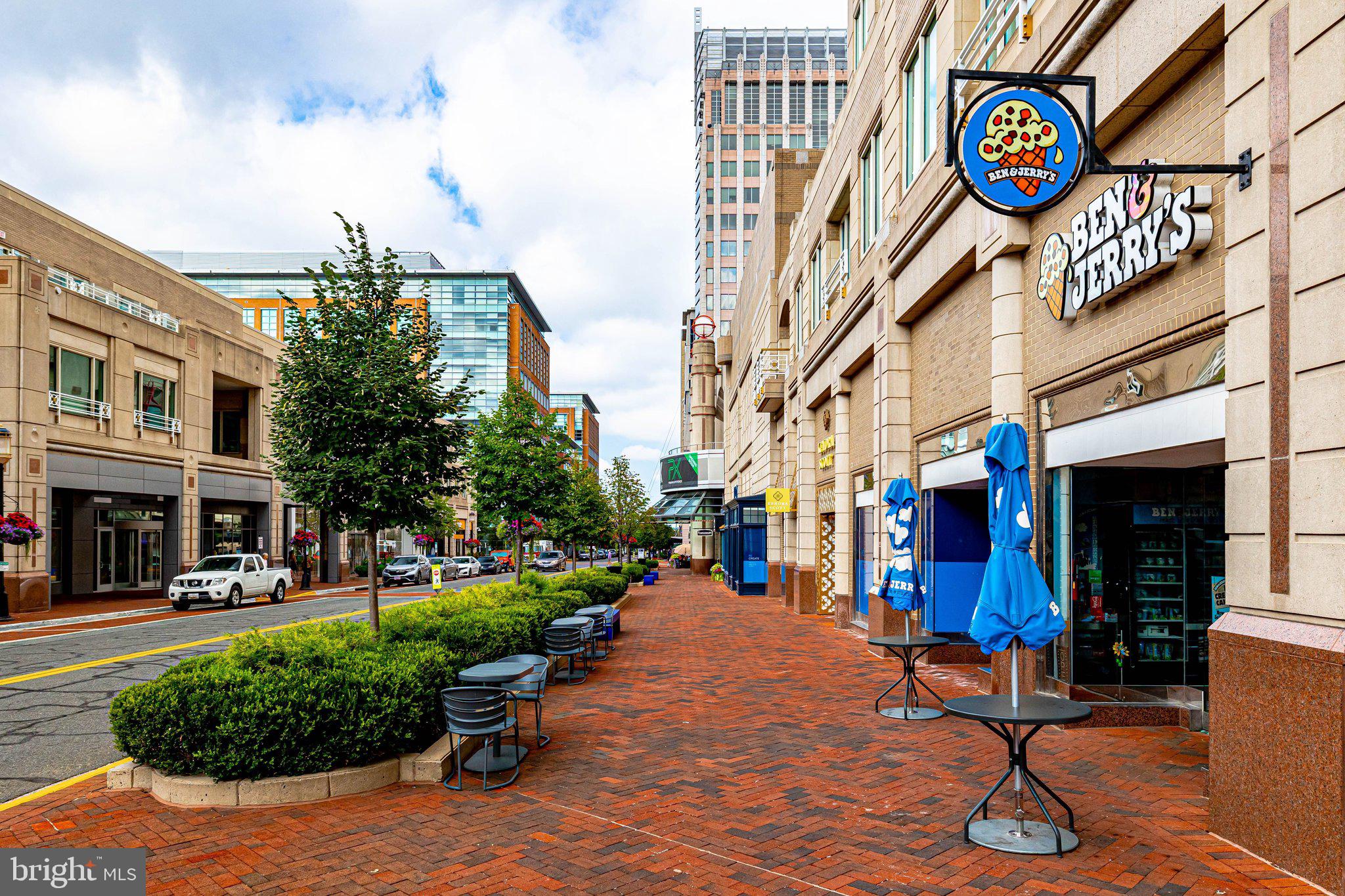 EDGEWATER AT TOWN CENTER - Residential