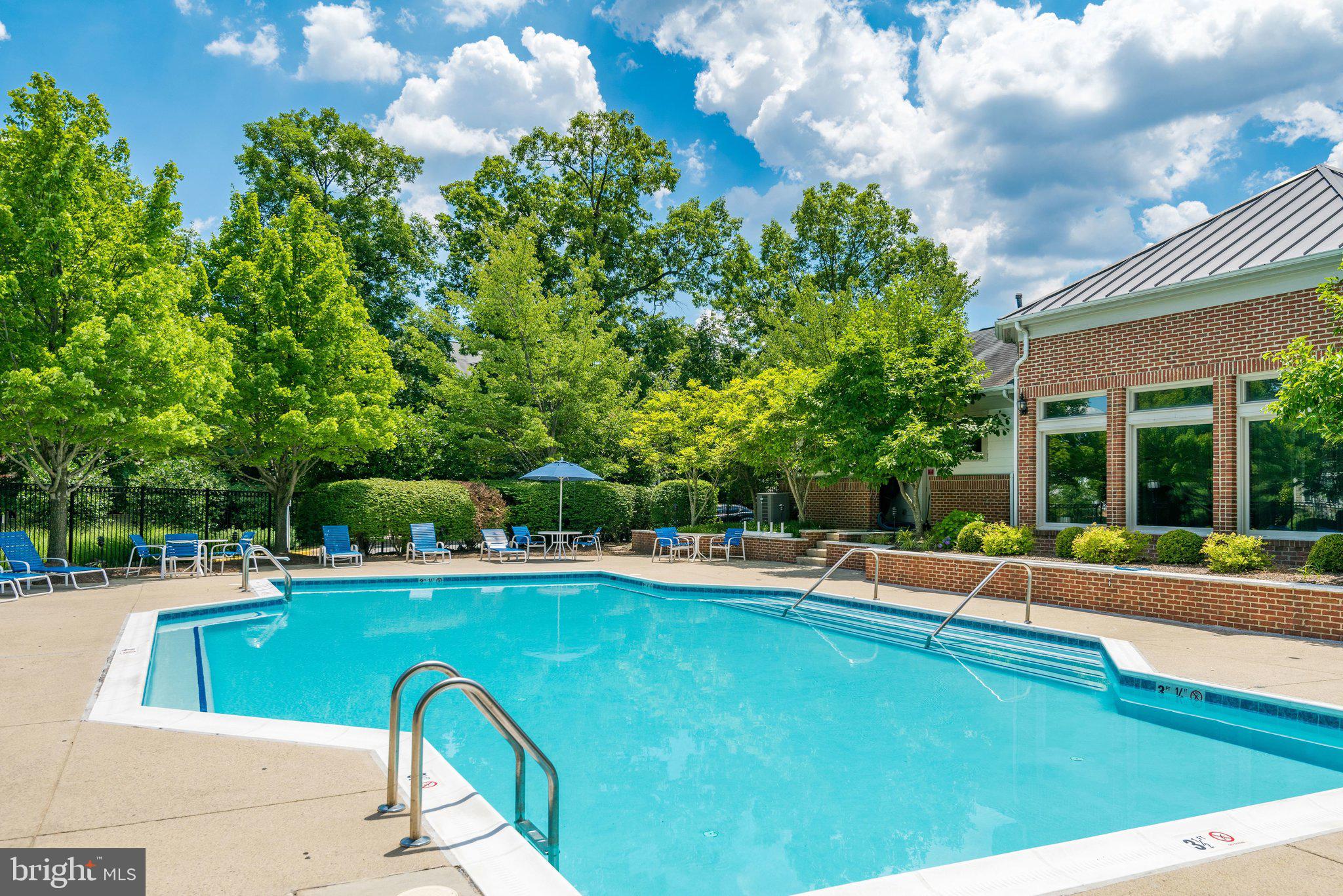 EDGEWATER AT TOWN CENTER - Residential