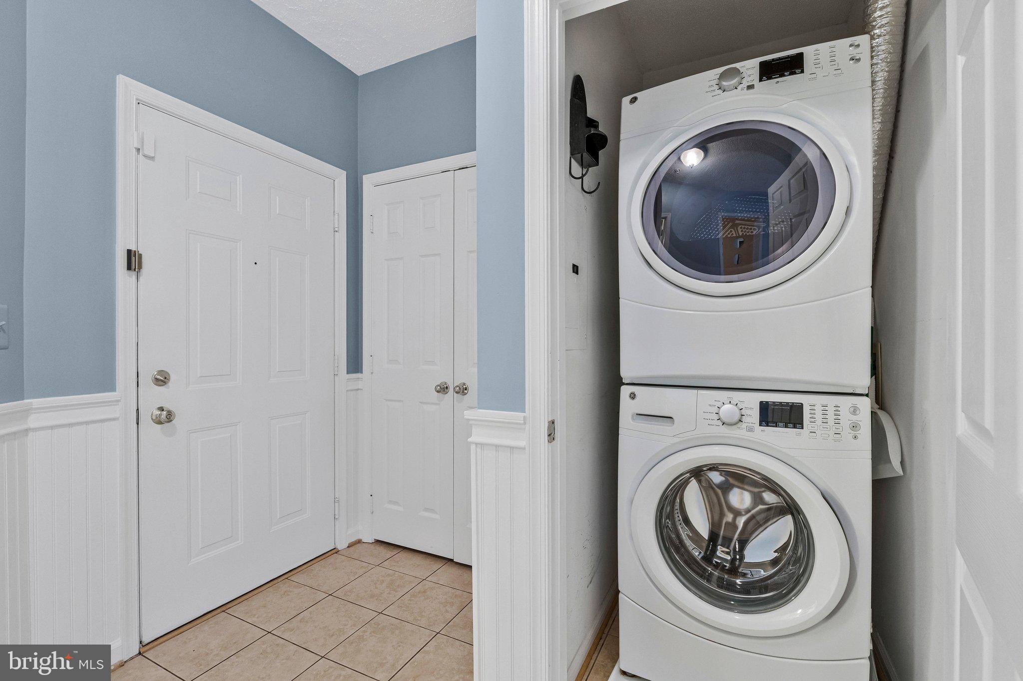 EDGEWATER AT TOWN CENTER - Residential