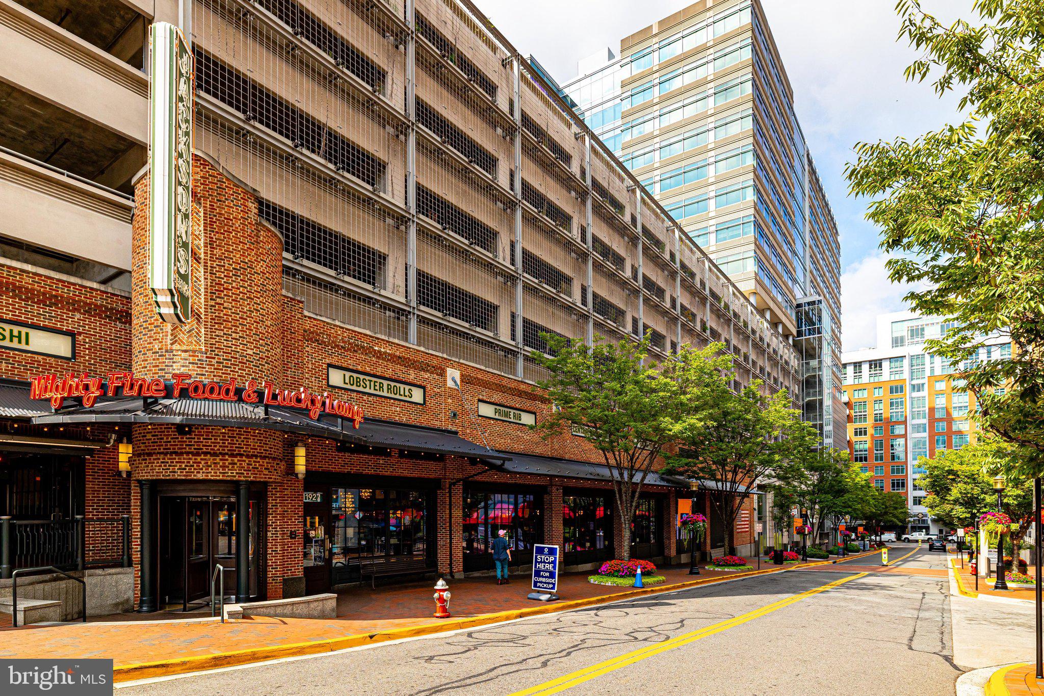 EDGEWATER AT TOWN CENTER - Residential