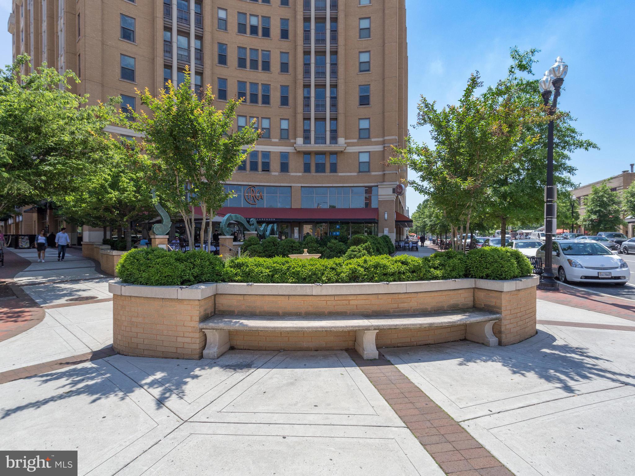 CLARENDON PARK - Residential