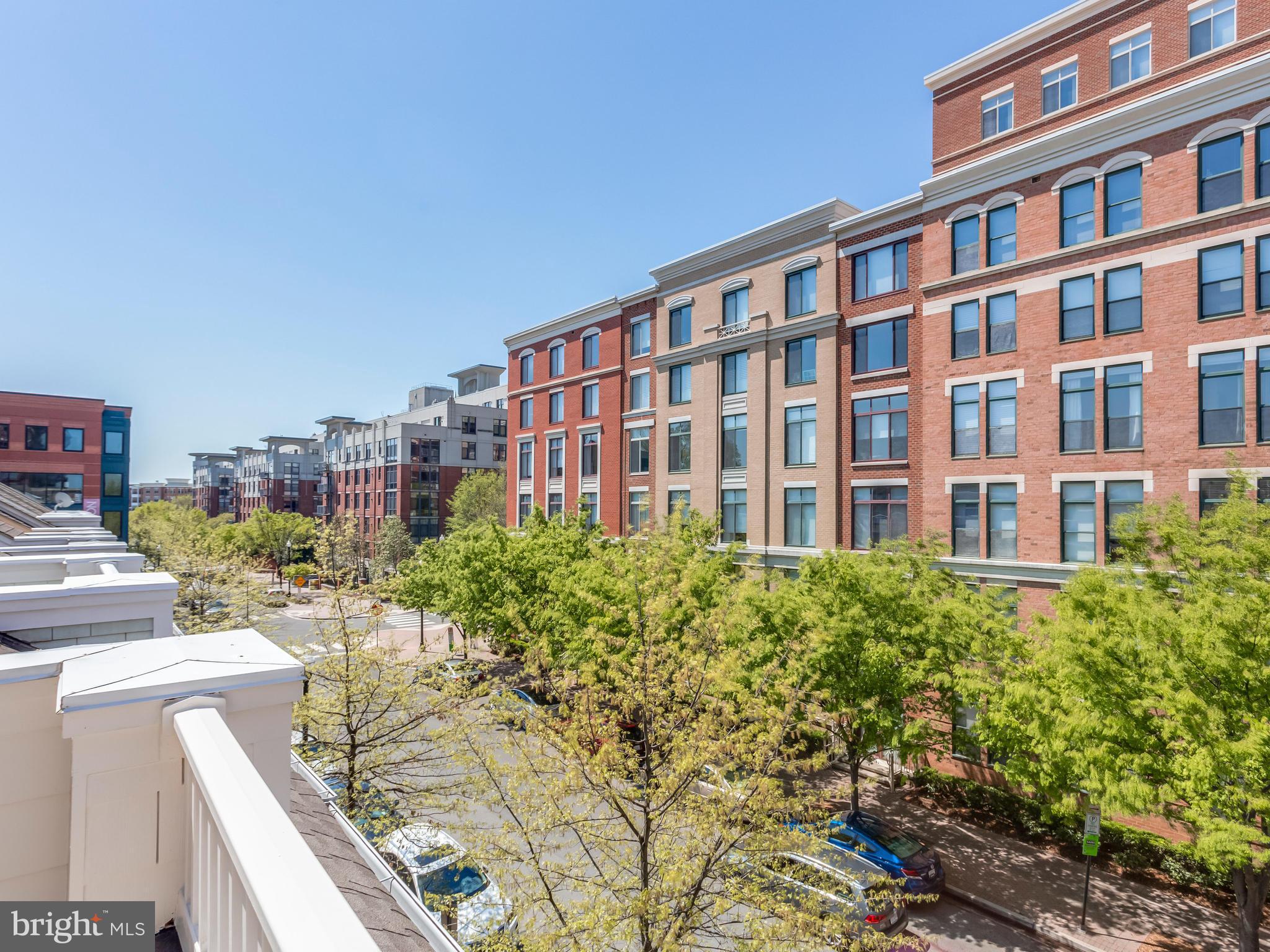 CLARENDON PARK - Residential