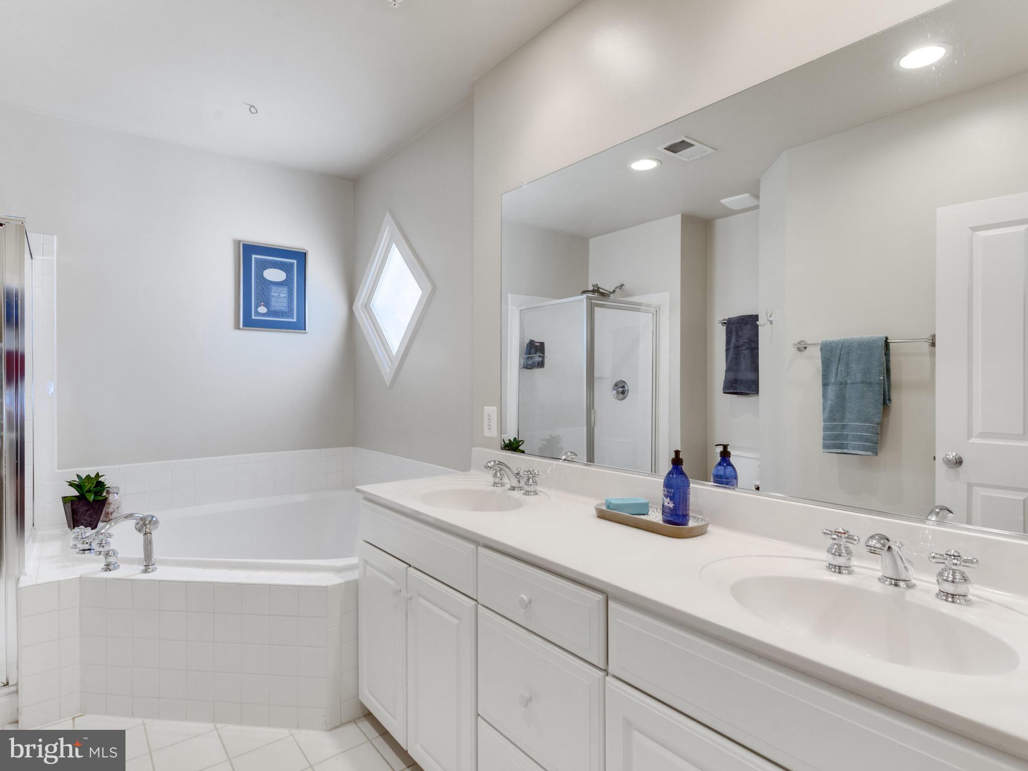 CLARENDON PARK - Residential