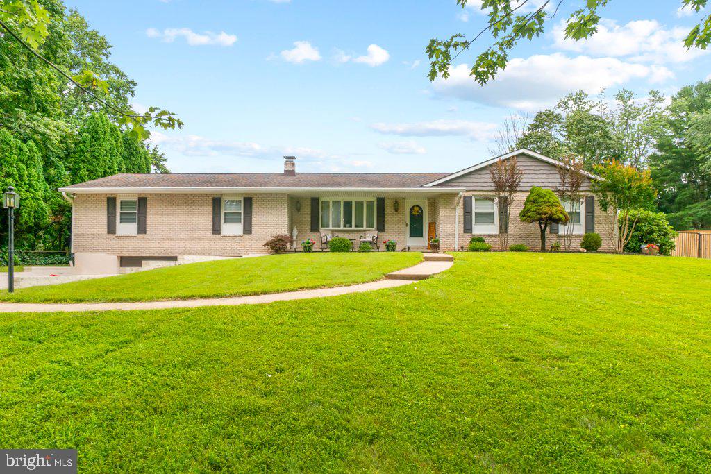 1821 RIDGECROFT DRIVE