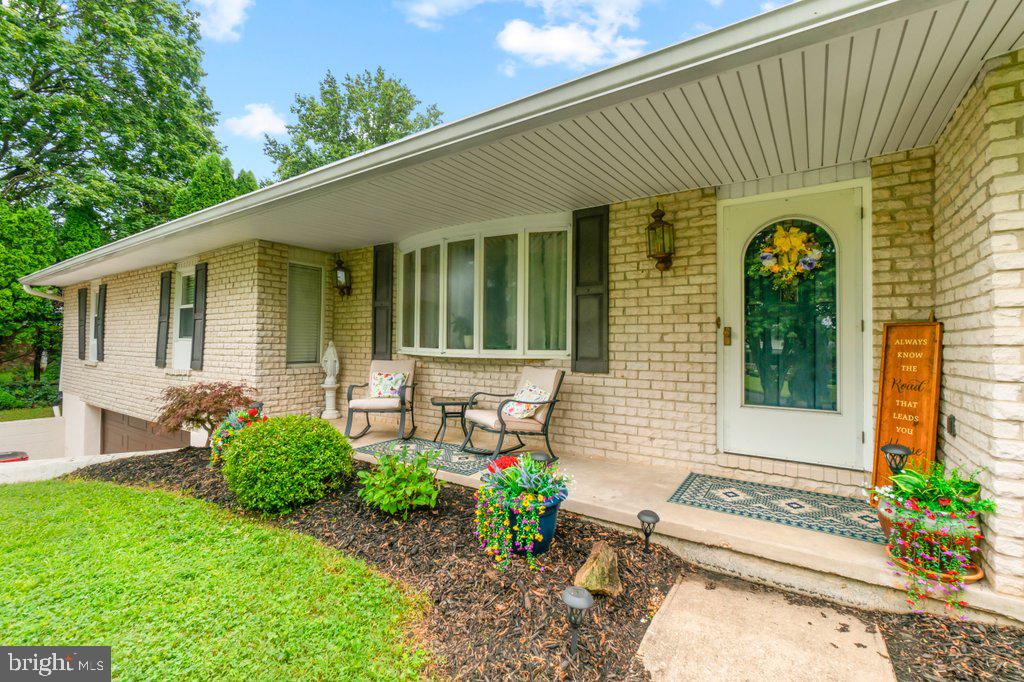 1821 RIDGECROFT DRIVE