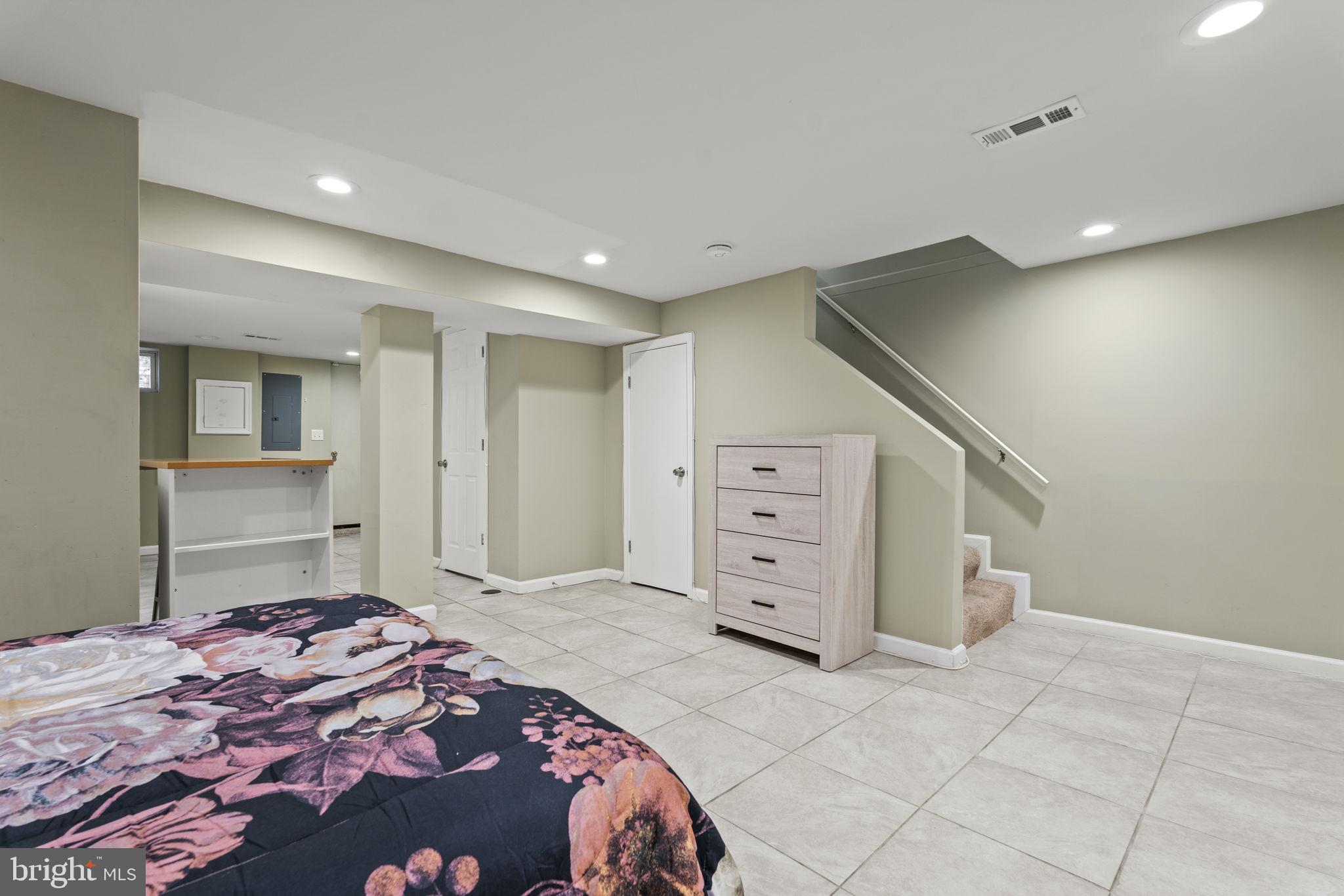 CLAREMONT-FREEDOM - Residential