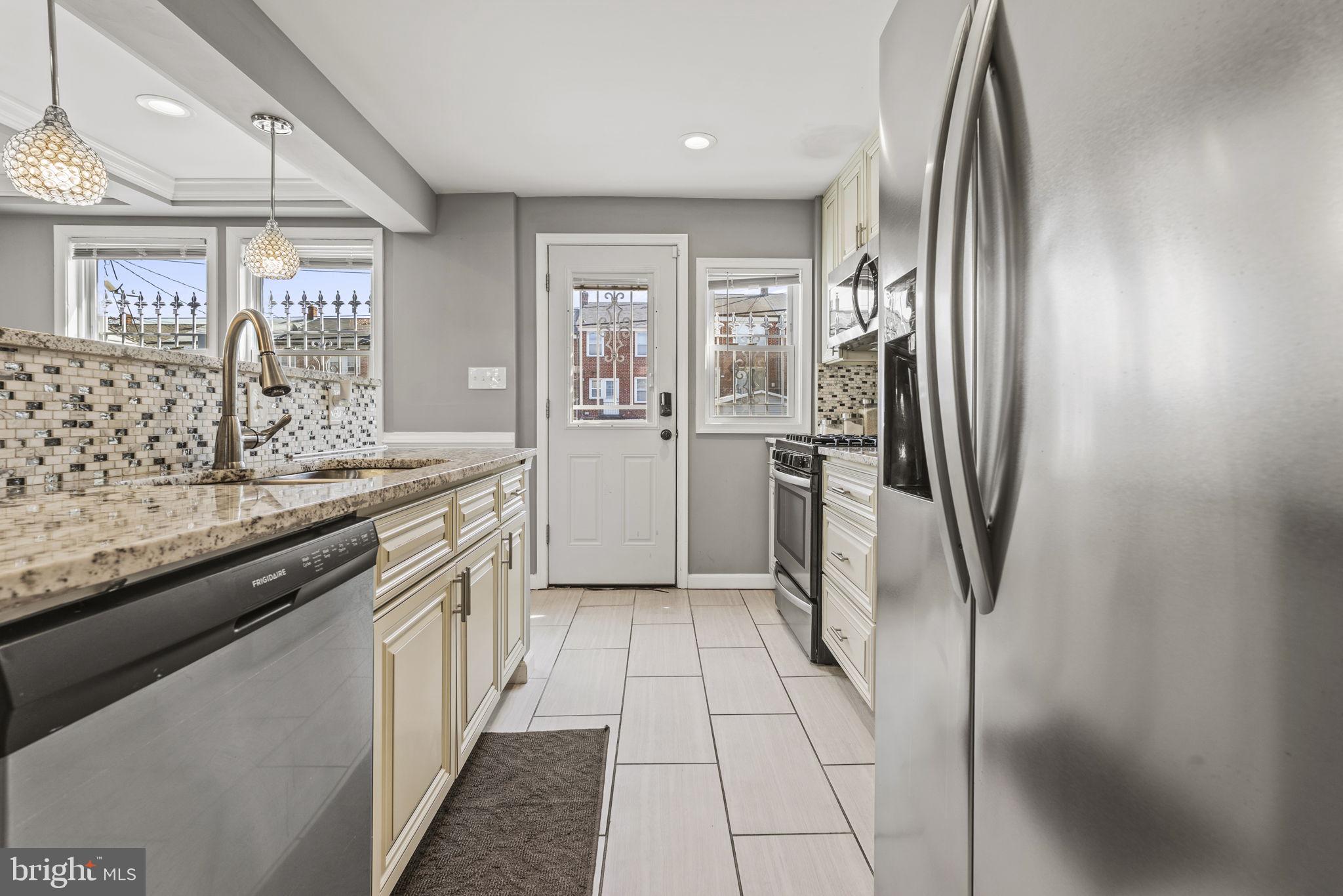 CLAREMONT-FREEDOM - Residential