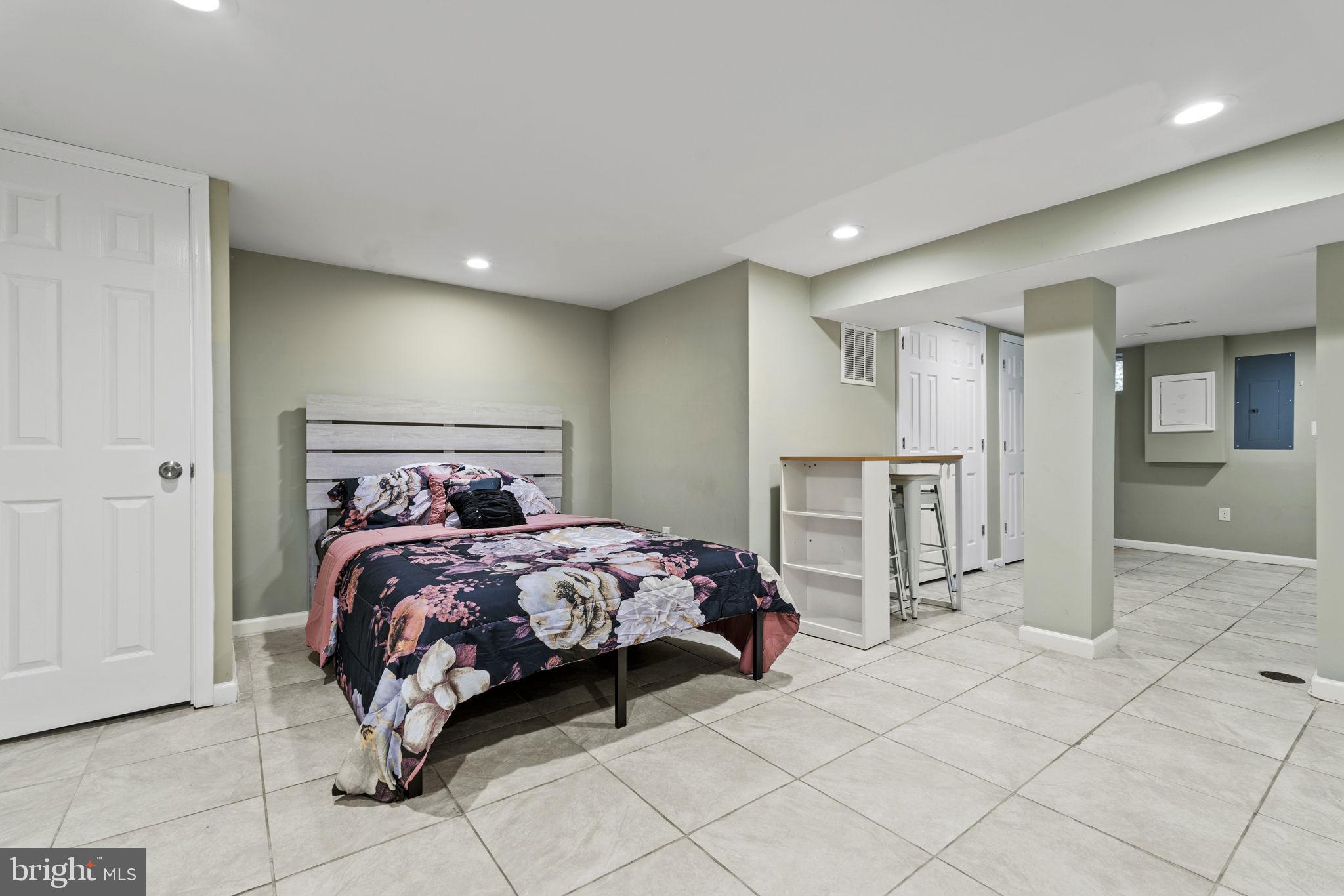 CLAREMONT-FREEDOM - Residential