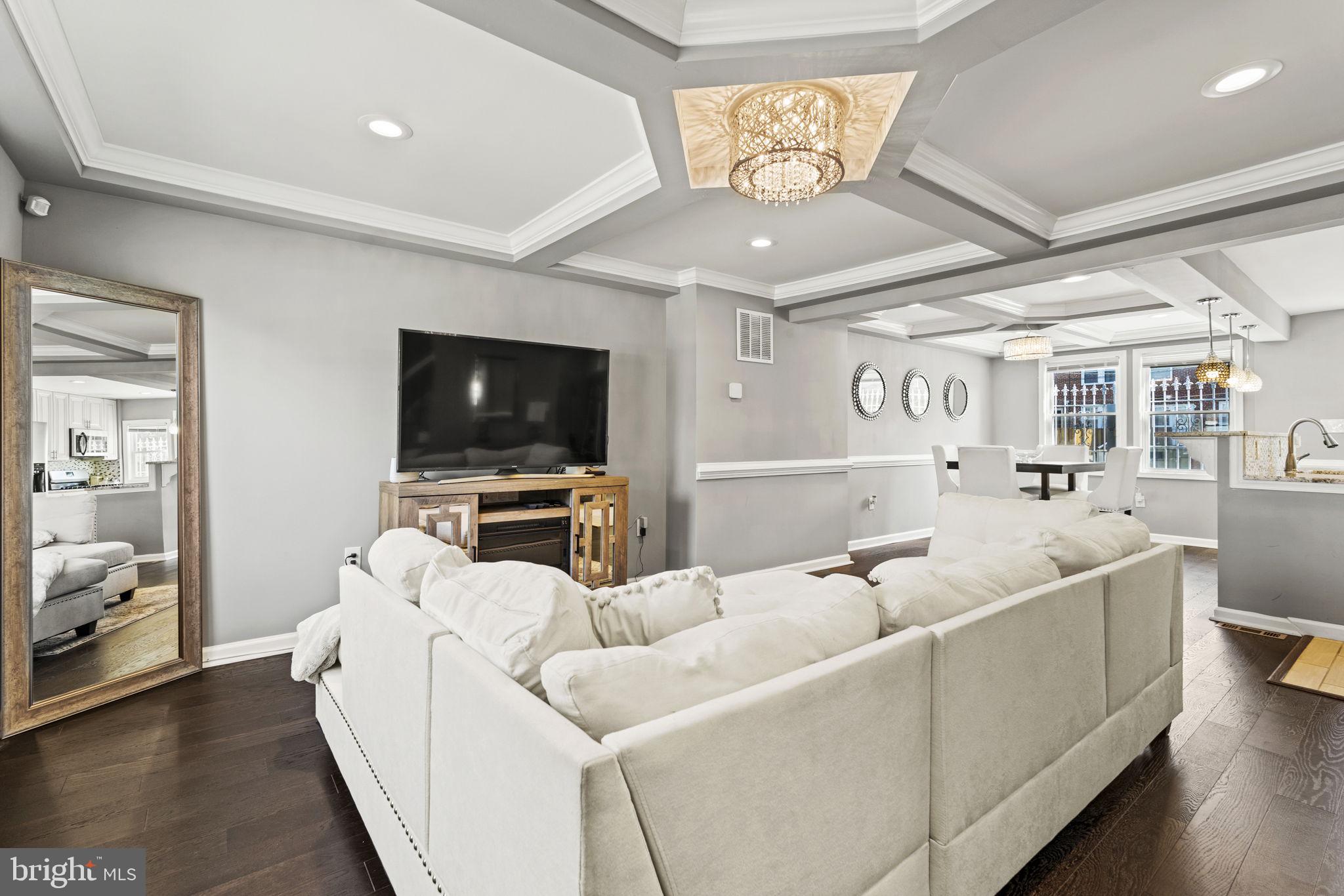 CLAREMONT-FREEDOM - Residential