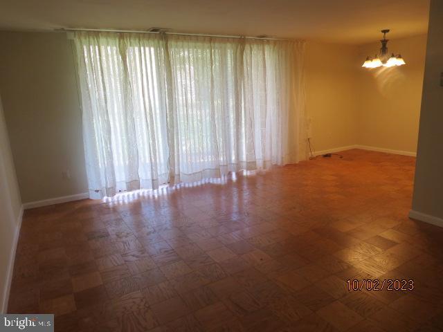 HUNTLEY SQUARE CONDOMINIUMS - Residential