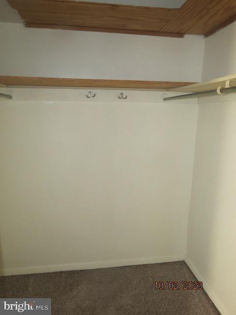 HUNTLEY SQUARE CONDOMINIUMS - Residential