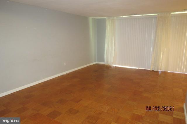 HUNTLEY SQUARE CONDOMINIUMS - Residential