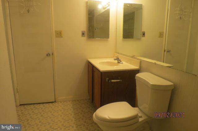 HUNTLEY SQUARE CONDOMINIUMS - Residential