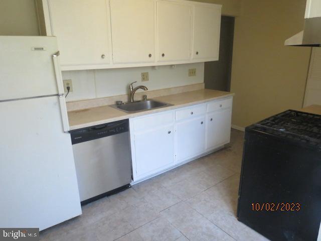 HUNTLEY SQUARE CONDOMINIUMS - Residential