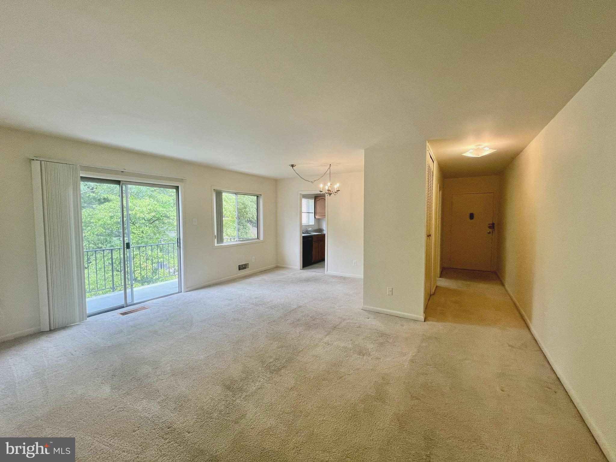 10625 MONTROSE AVENUE 204