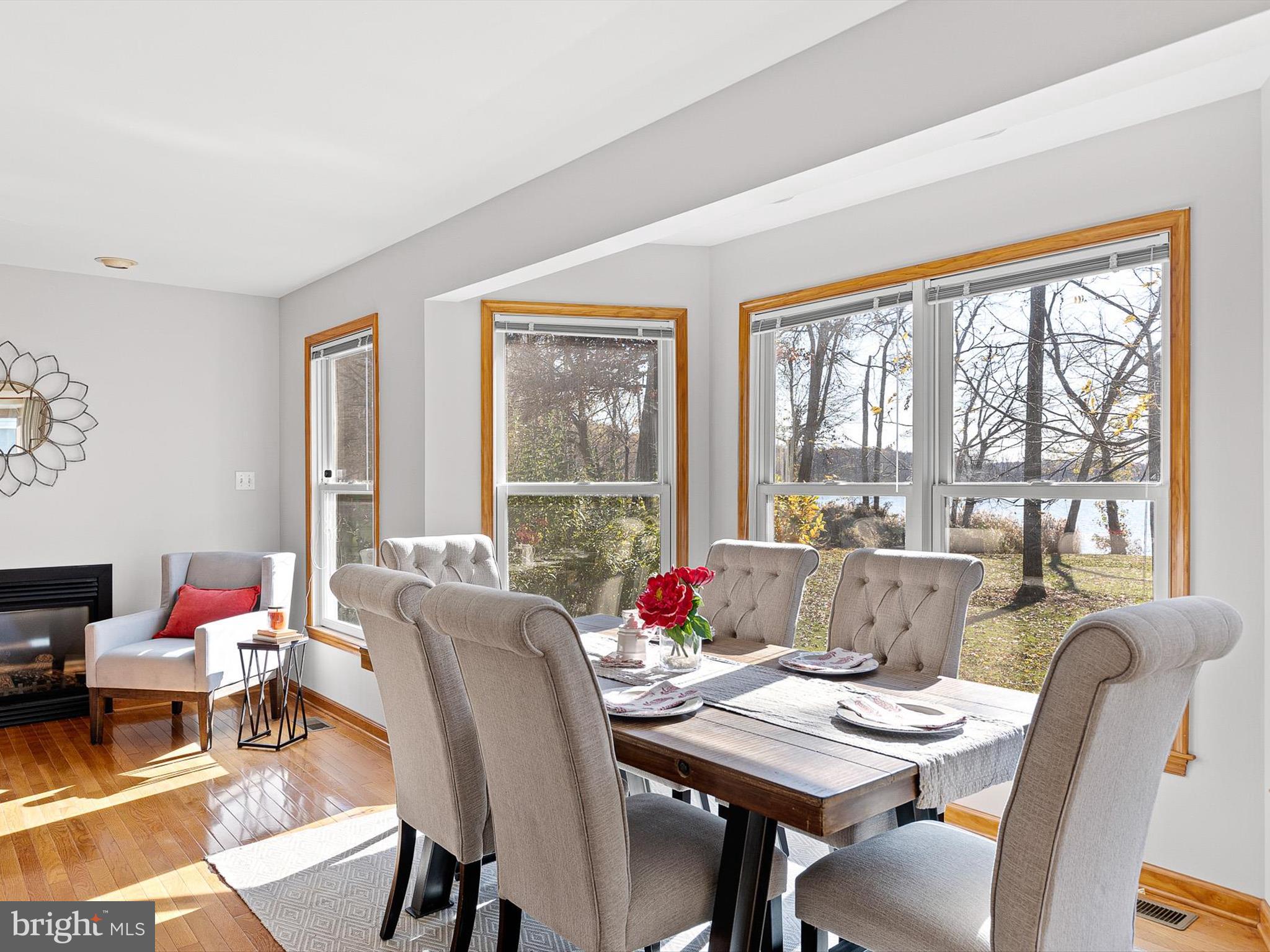 KENSINGTON COURTS - Residential