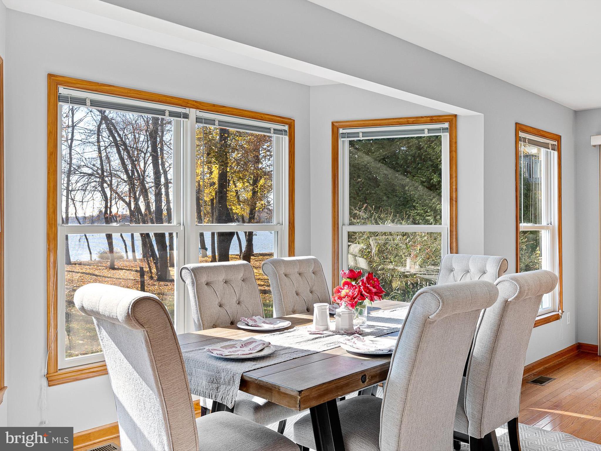 KENSINGTON COURTS - Residential