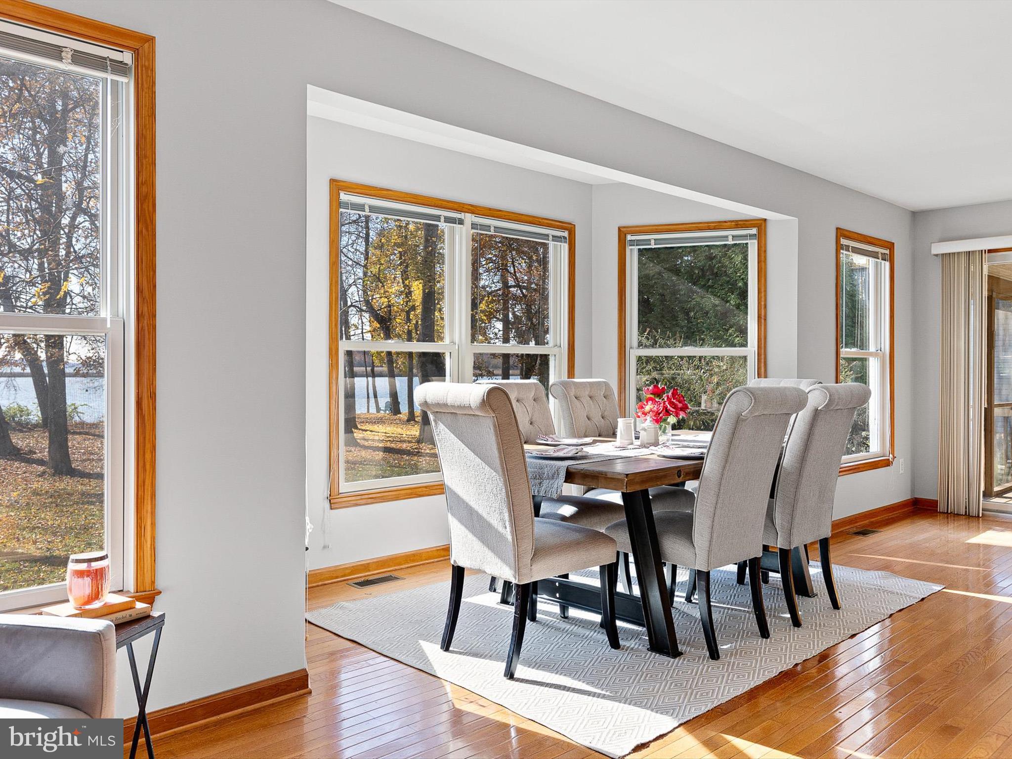 KENSINGTON COURTS - Residential