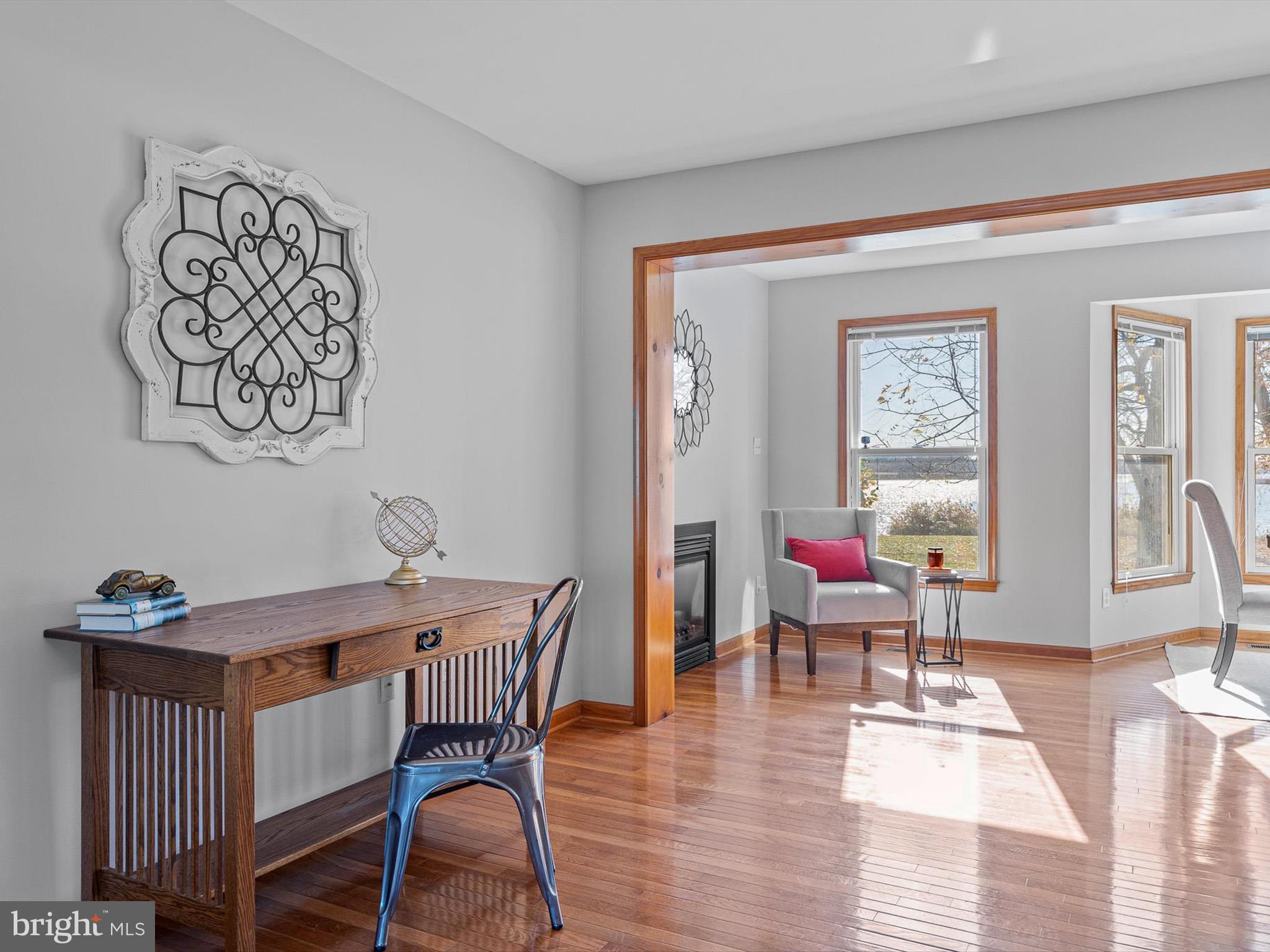 KENSINGTON COURTS - Residential