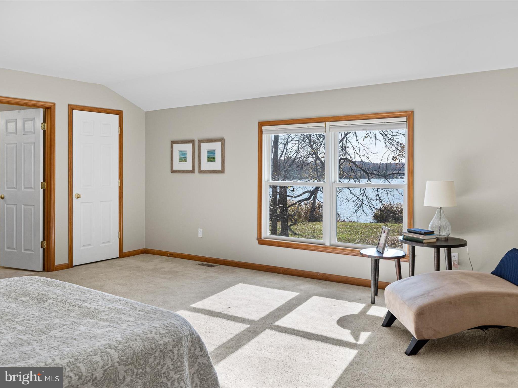 KENSINGTON COURTS - Residential