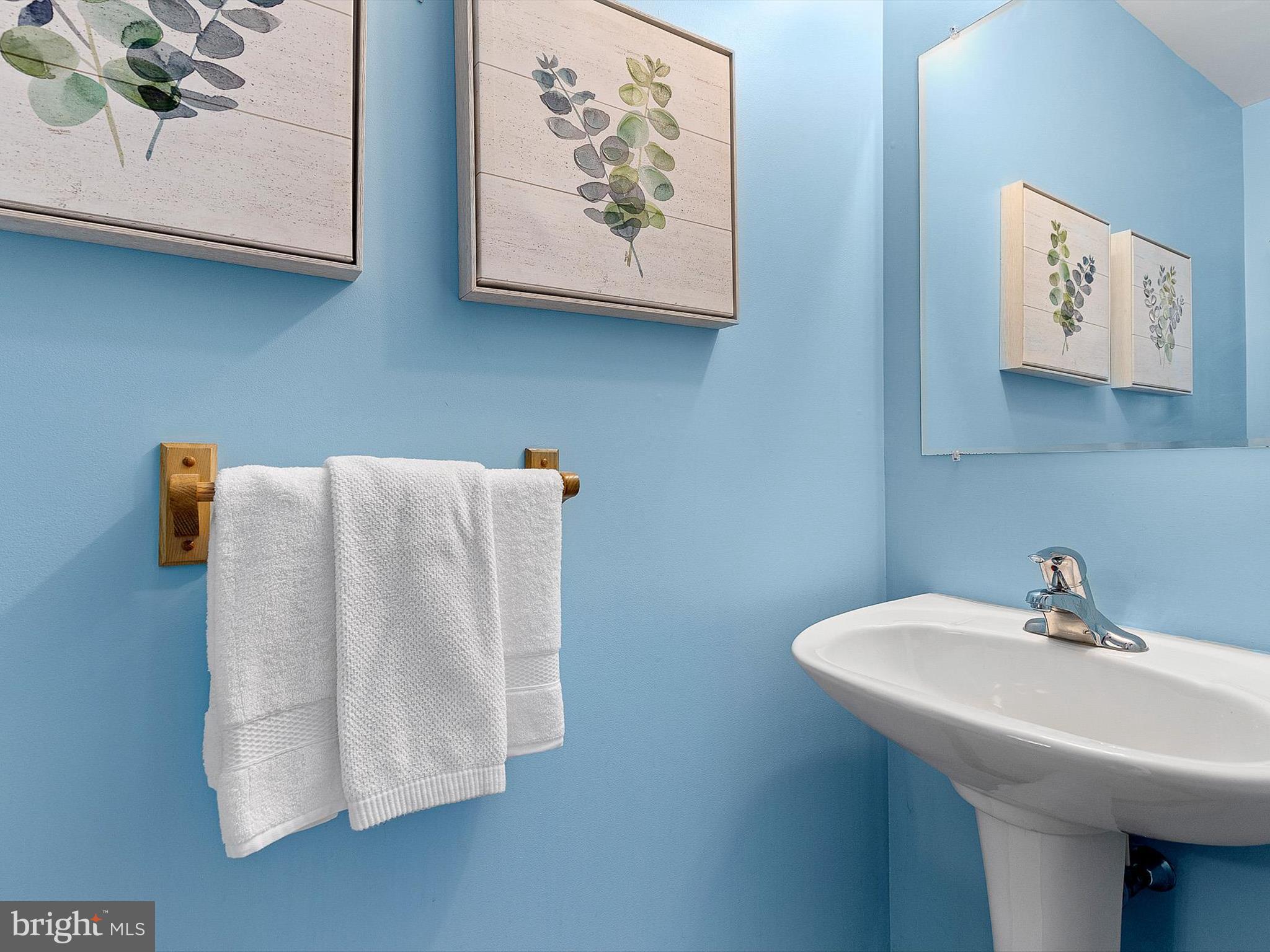 KENSINGTON COURTS - Residential