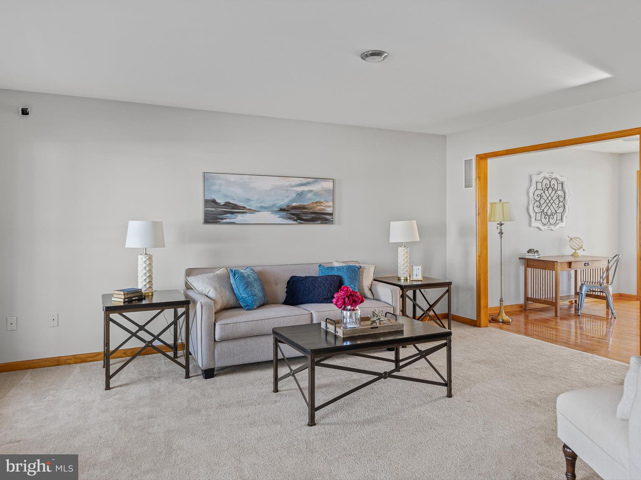 KENSINGTON COURTS - Residential