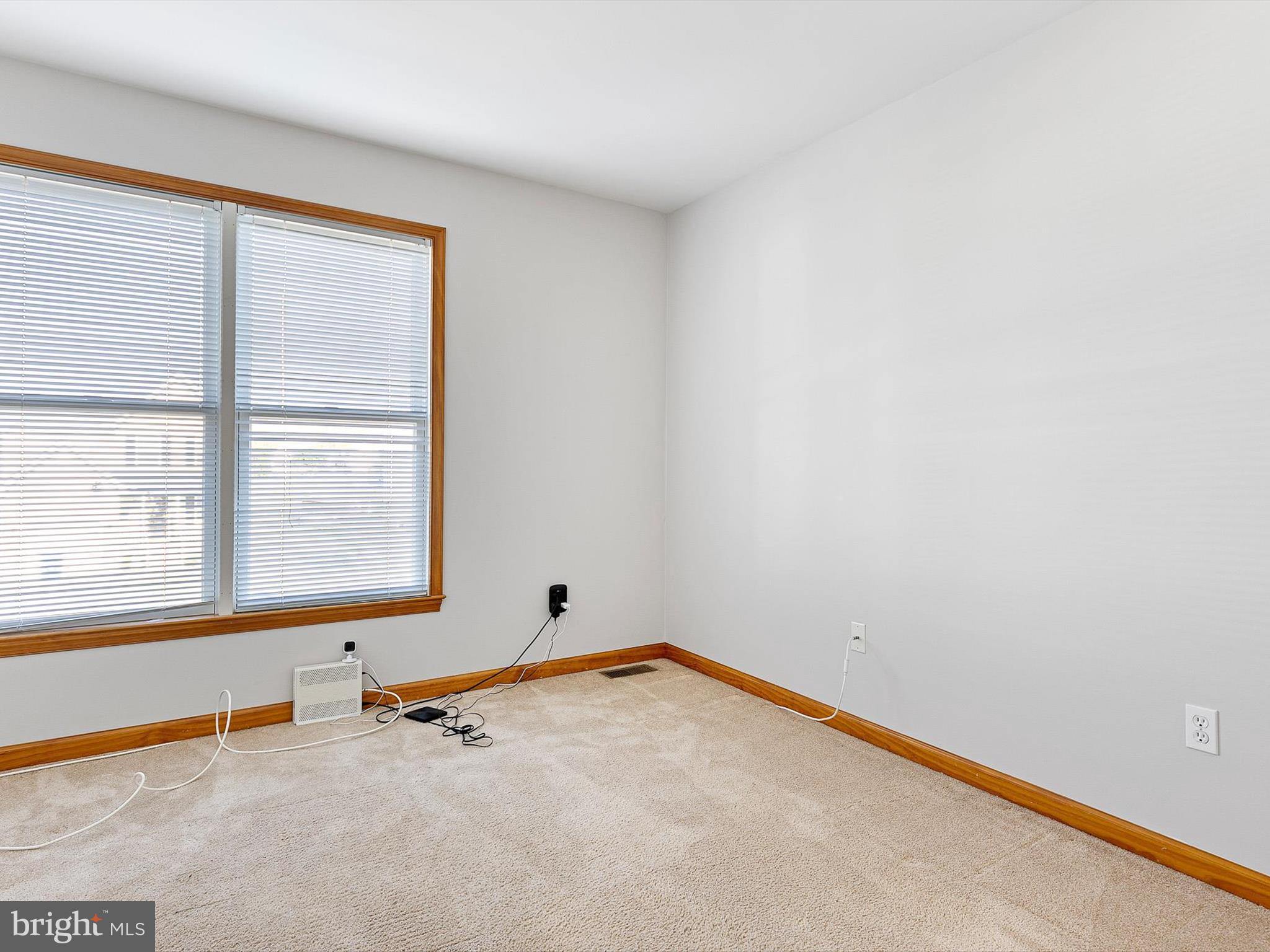 KENSINGTON COURTS - Residential