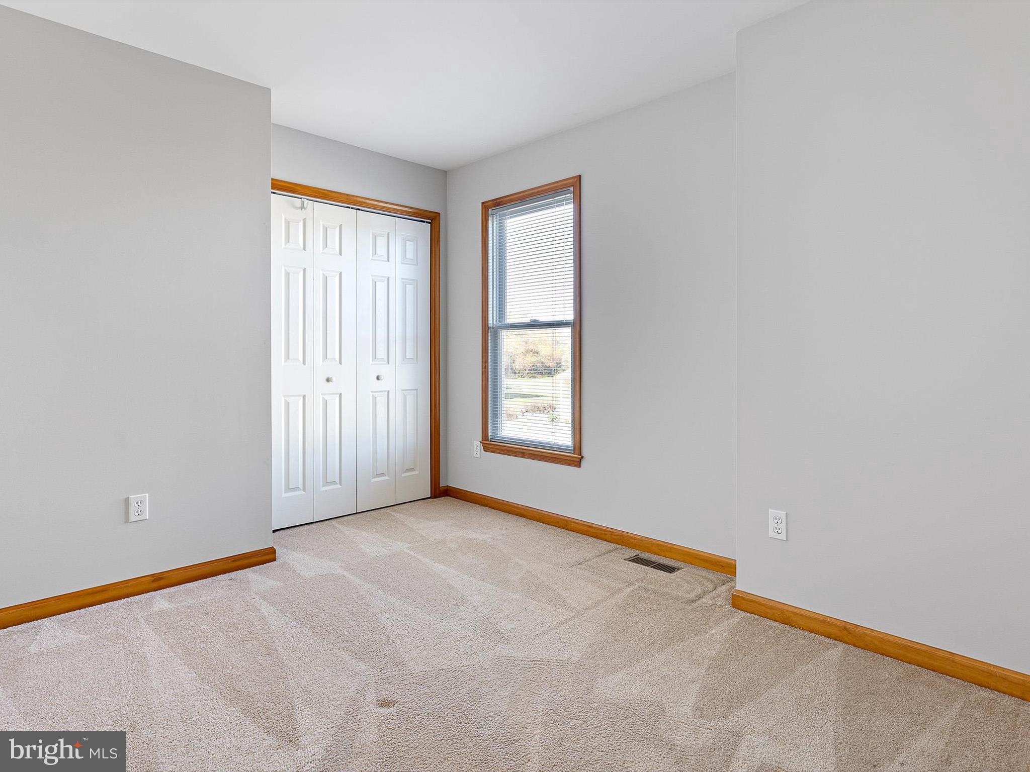 KENSINGTON COURTS - Residential