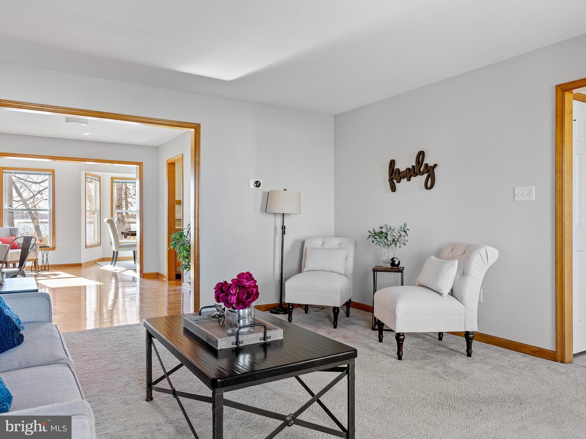 KENSINGTON COURTS - Residential