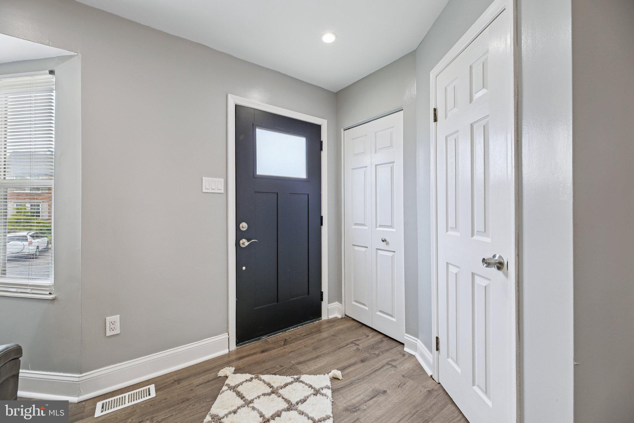 805 COMER SQUARE