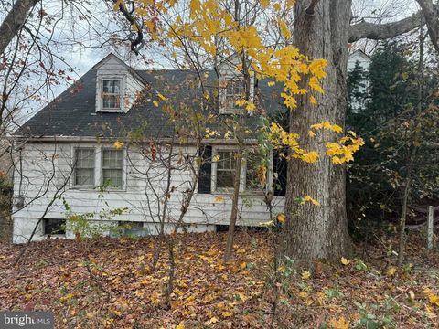 Homes For Sale - 3806 James Street<br/> SUITLAND, MD 20746