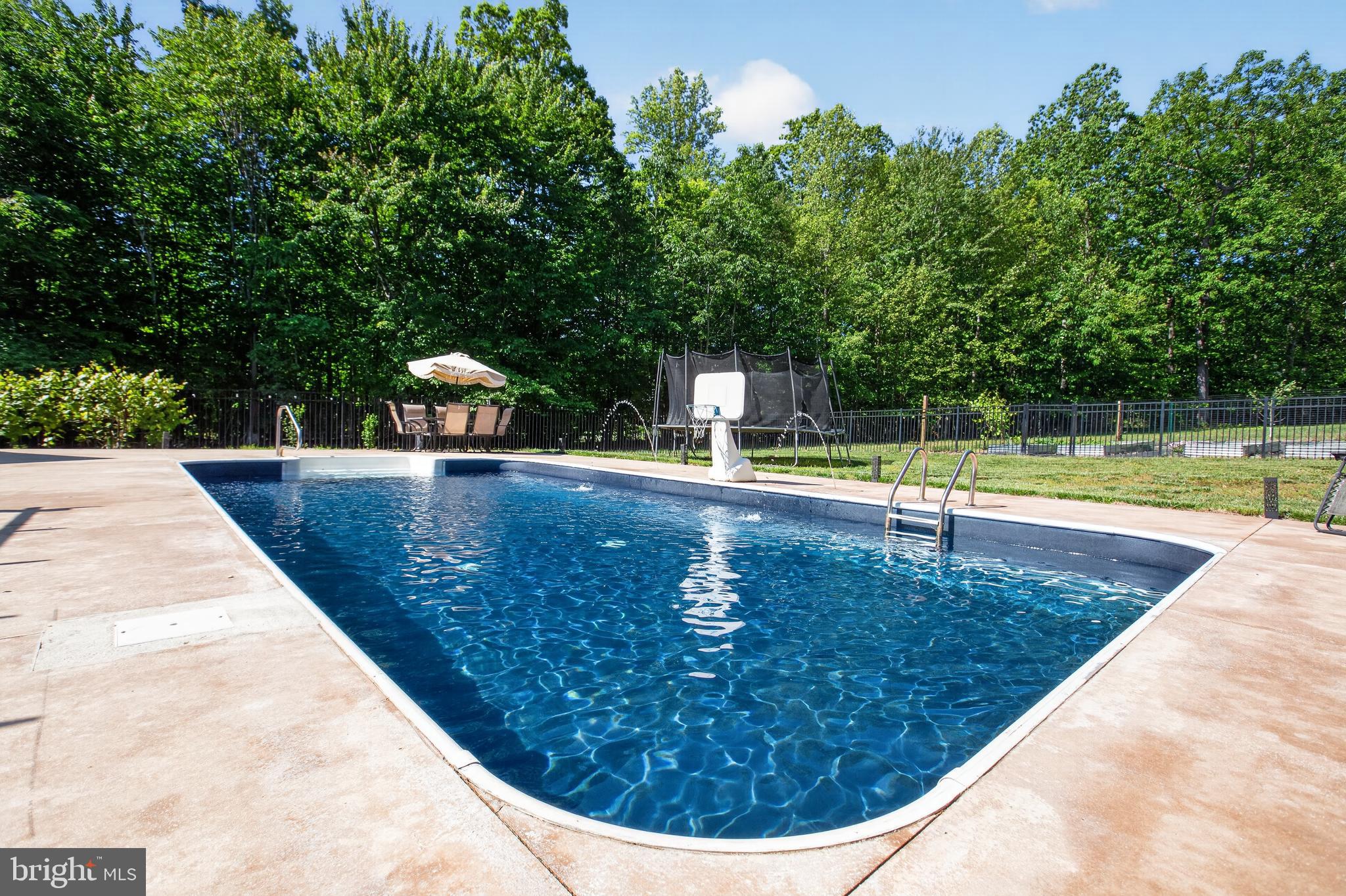 325 GENTLE BREEZE CIRCLE