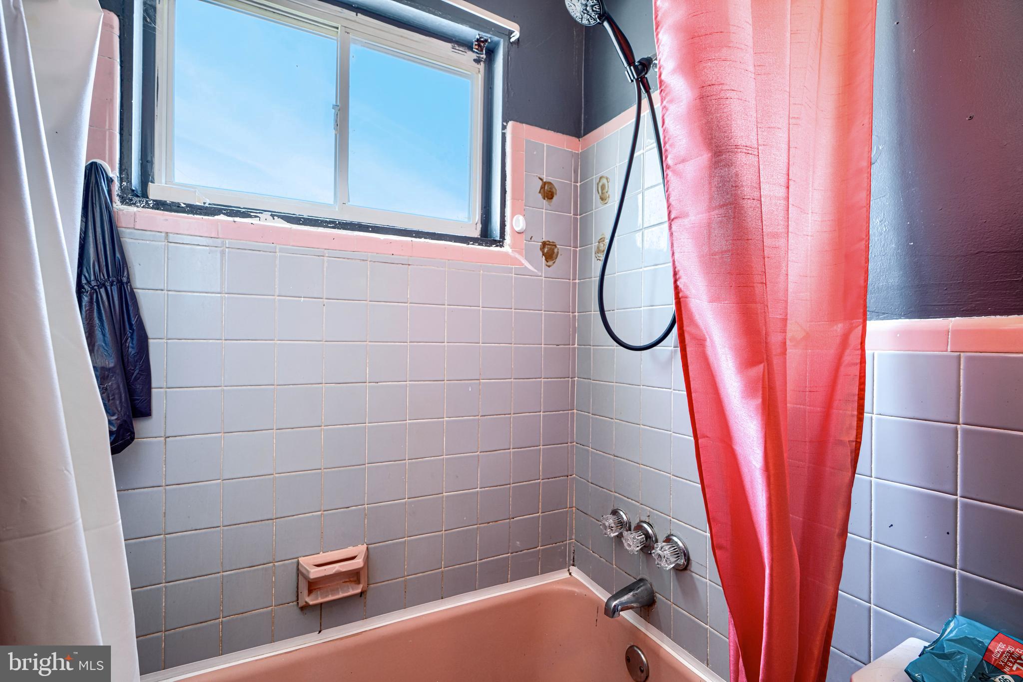 GORDONS CORNER - Residential