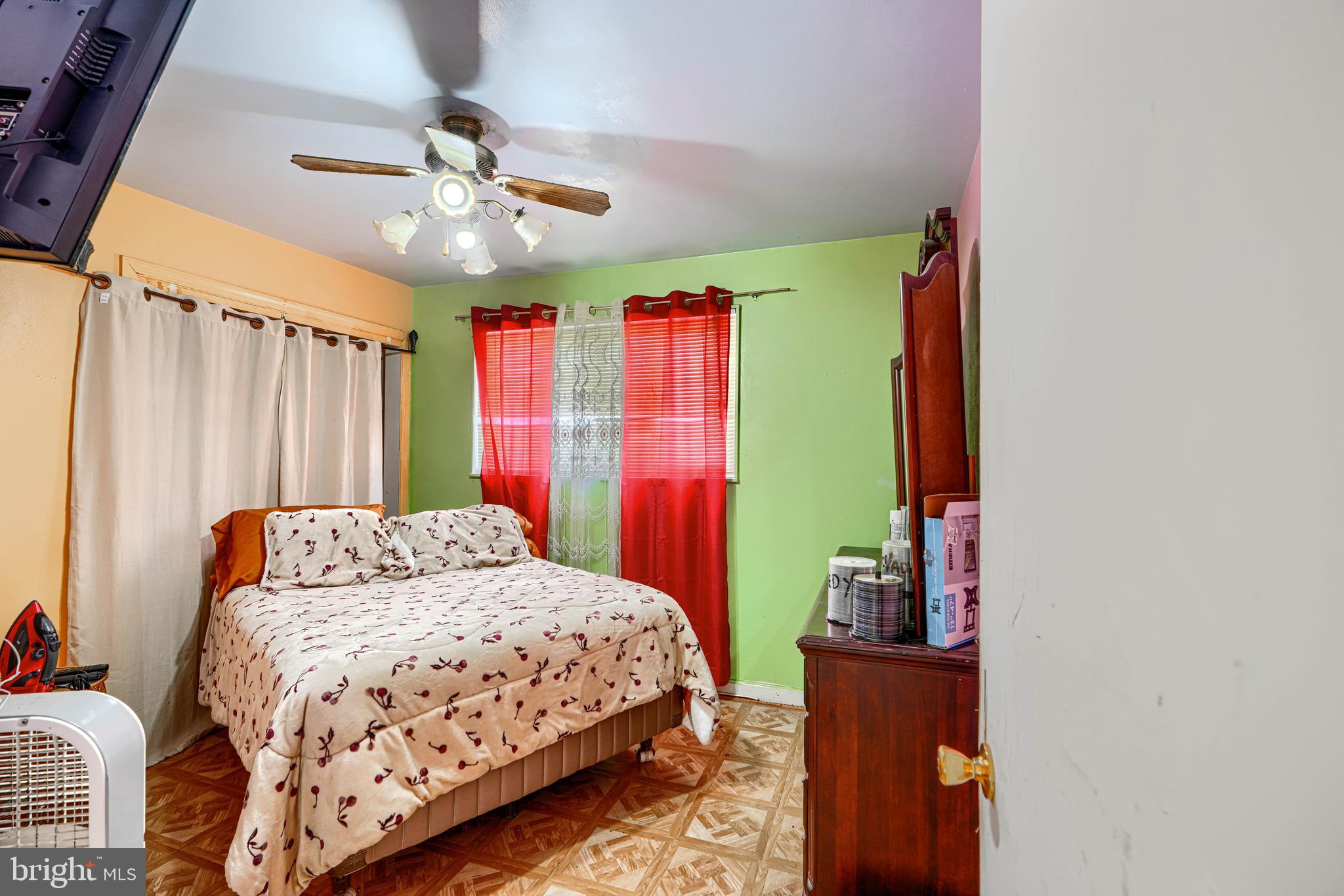 GORDONS CORNER - Residential