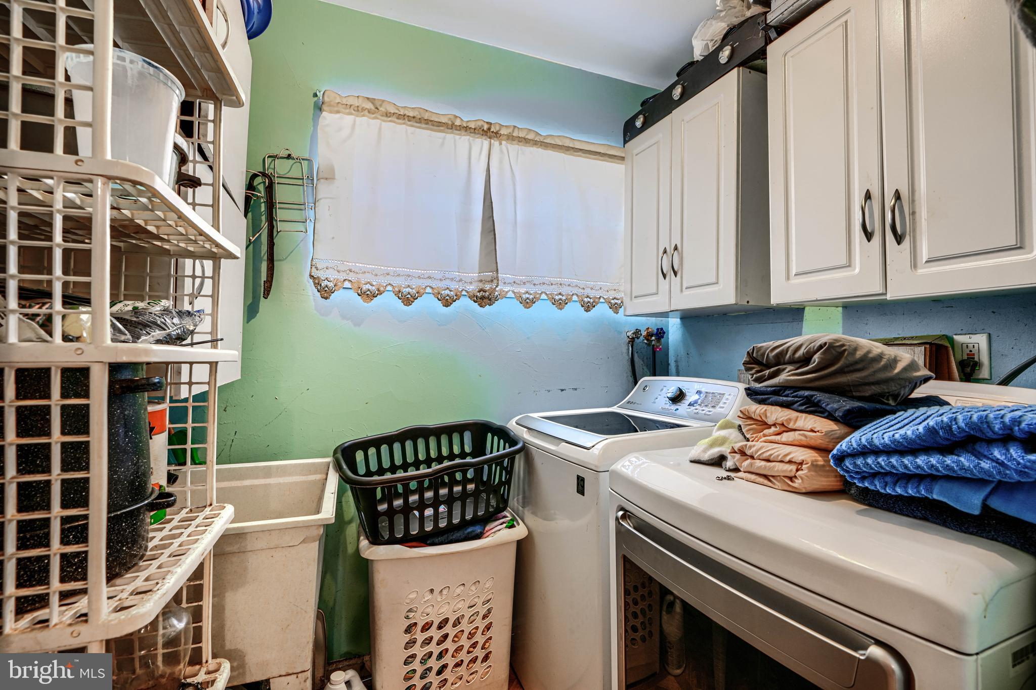 GORDONS CORNER - Residential